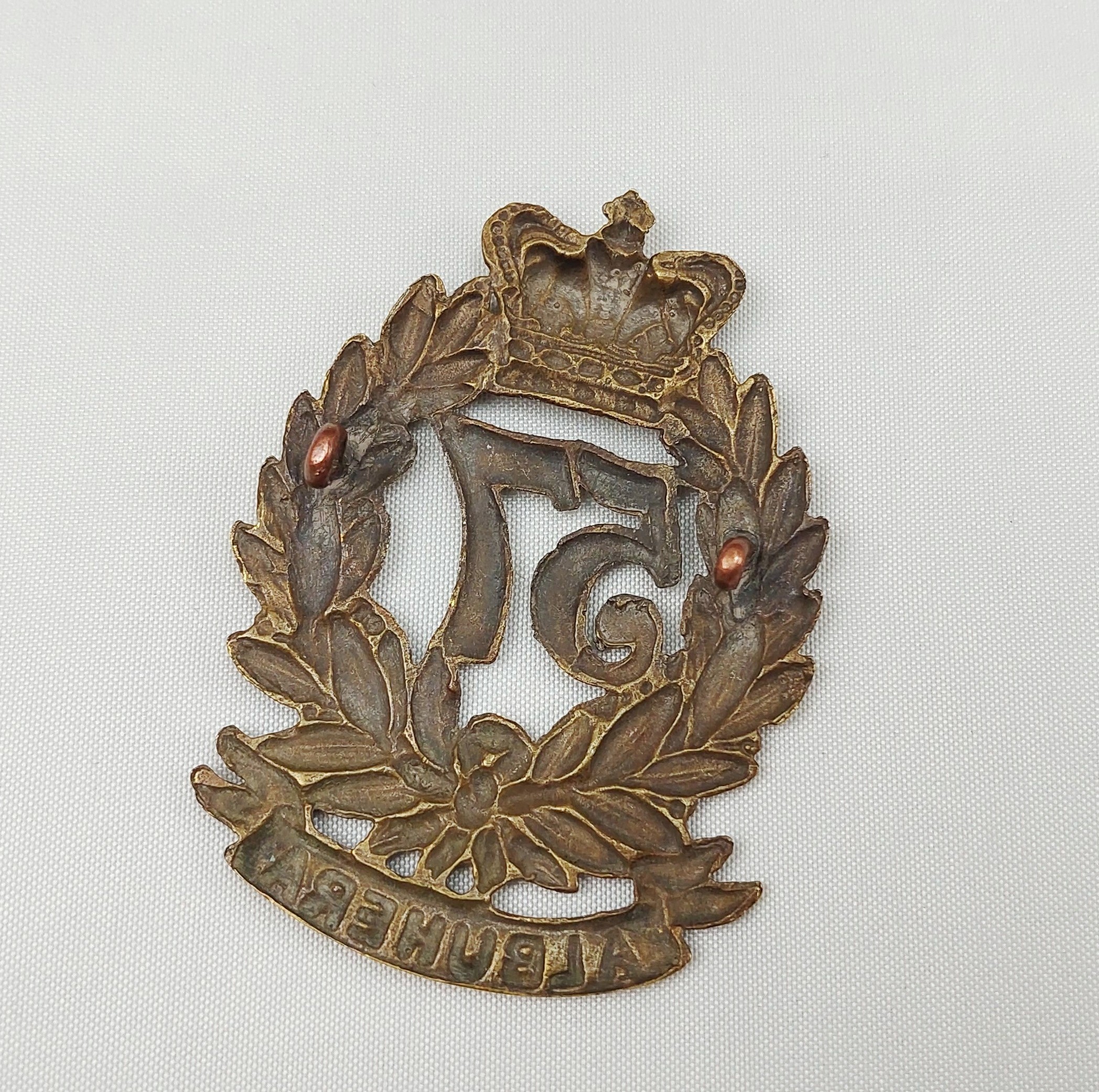 Victorian 57th Regiment West Middlesex Glengarry Badge - Image 2