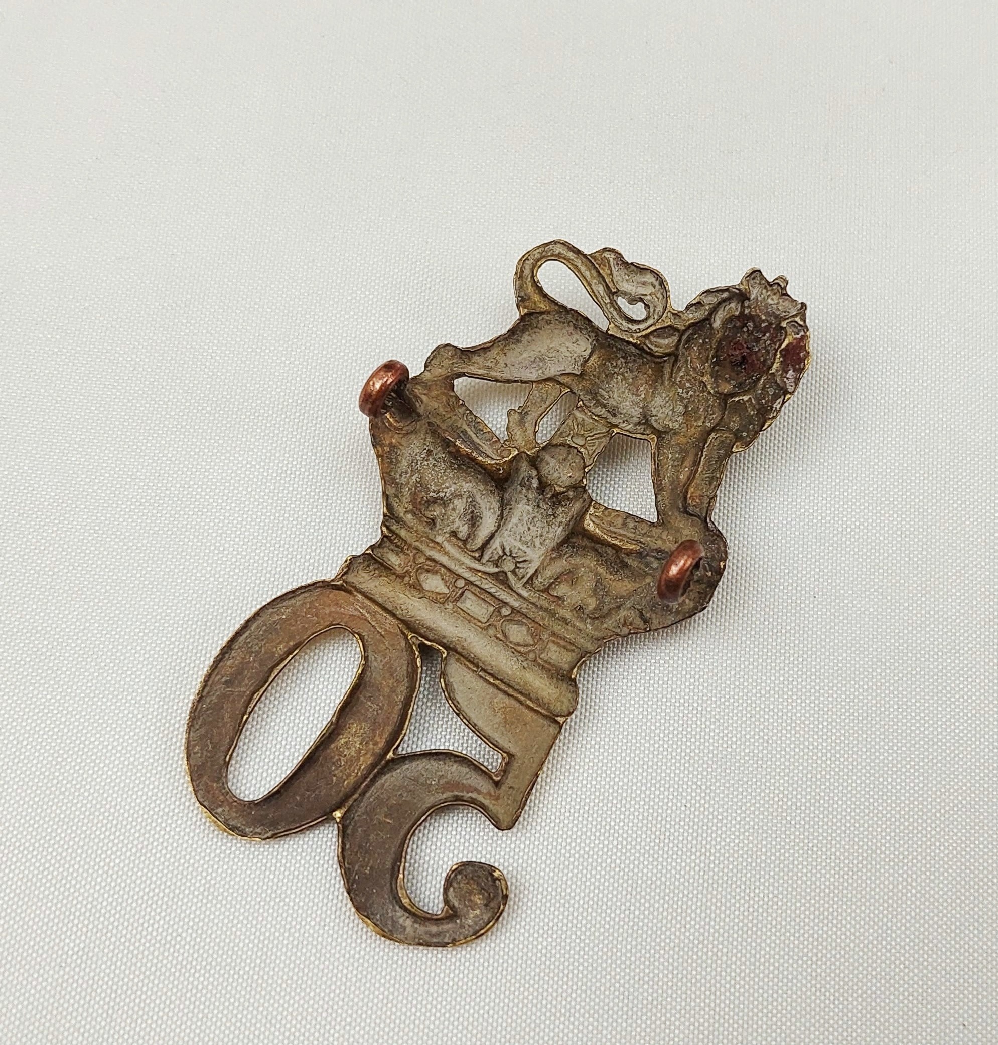 Victorian 50th Regiment Queens Own Glengarry Badge - Image 2