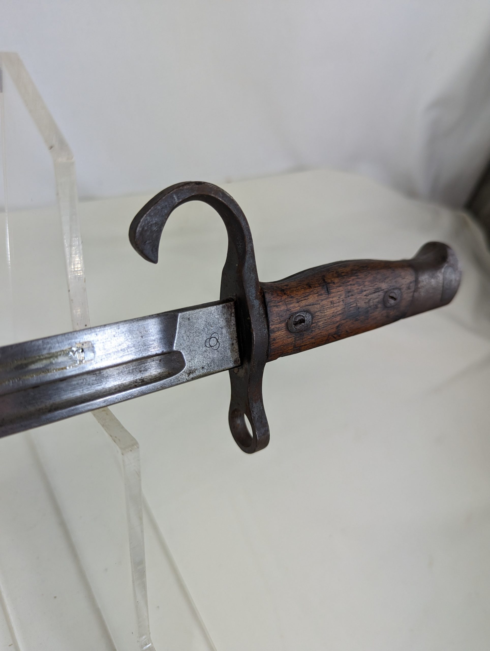 Second World War Arisaka Hooked Quillon Bayonet and Scabbard - Image 7