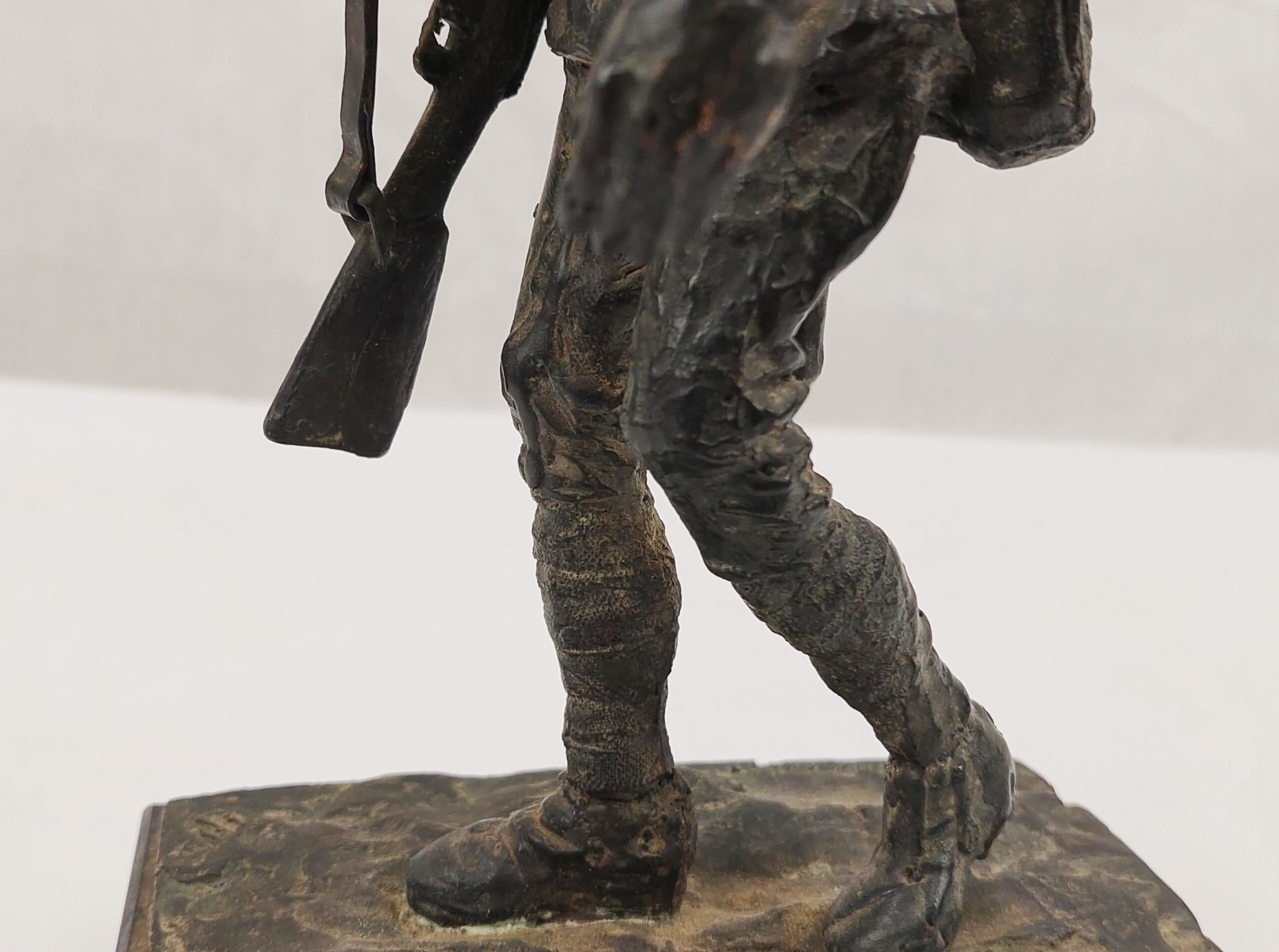Robert Truscott Bronze Figure Of A WW2 Russian Infantryman Ltd Ed. 7 Of 15 - Image 4