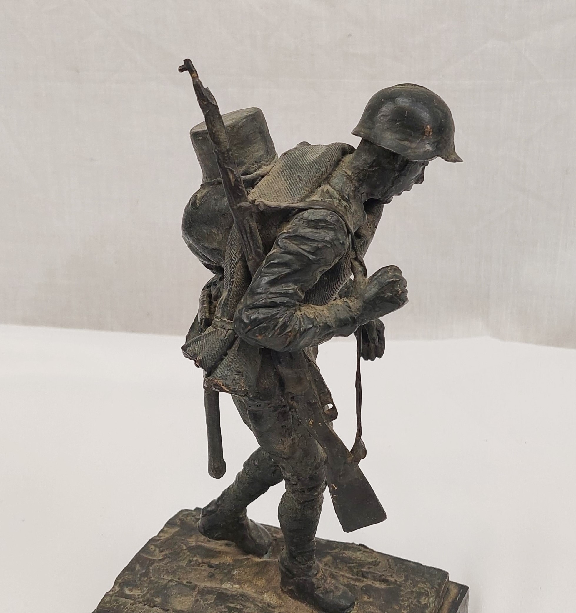 Robert Truscott Bronze Figure Of A WW2 Russian Infantryman Ltd Ed. 7 Of 15 - Image 3