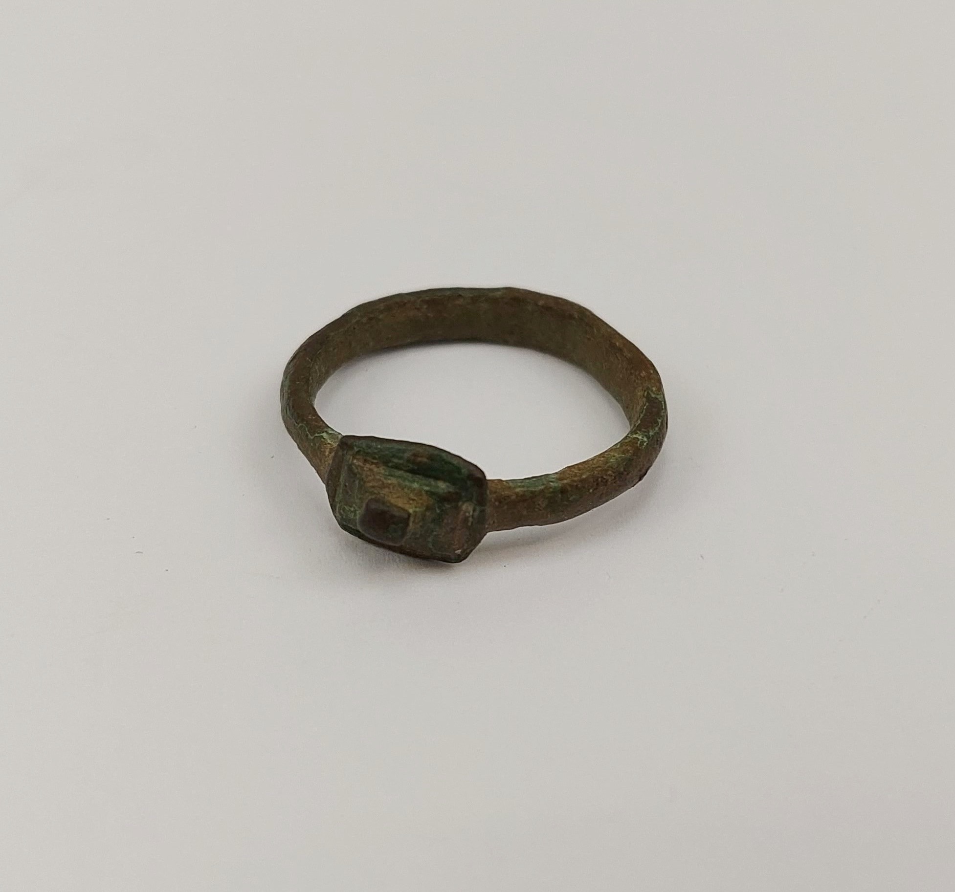 c1147 AD Bronze Crusader Ring