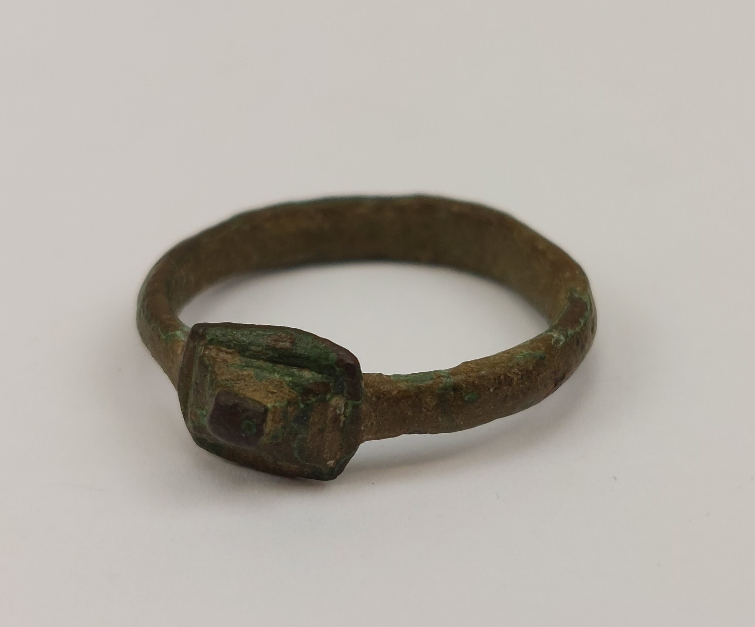 c1147 AD Bronze Crusader Ring - Image 4