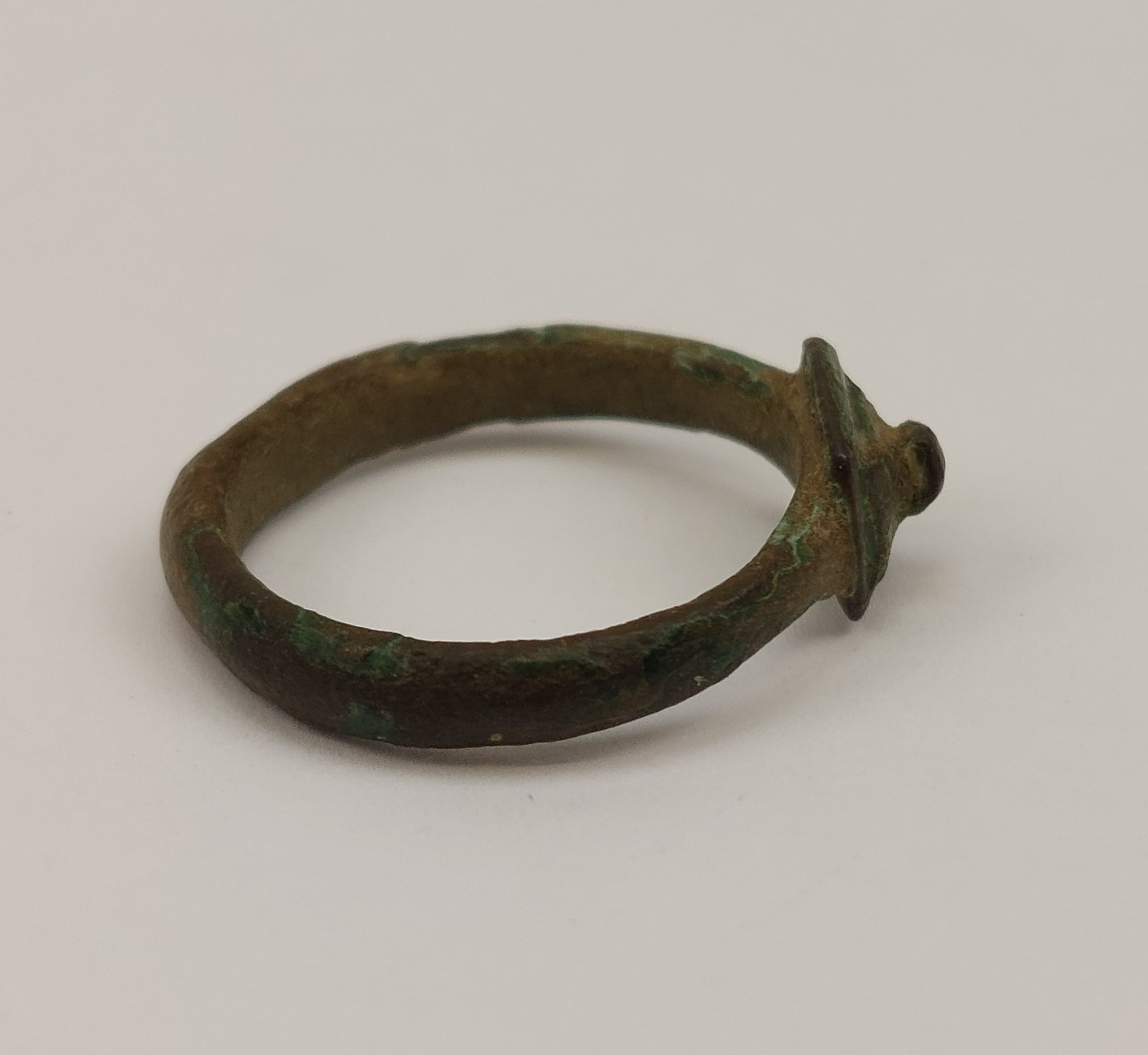 c1147 AD Bronze Crusader Ring - Image 3