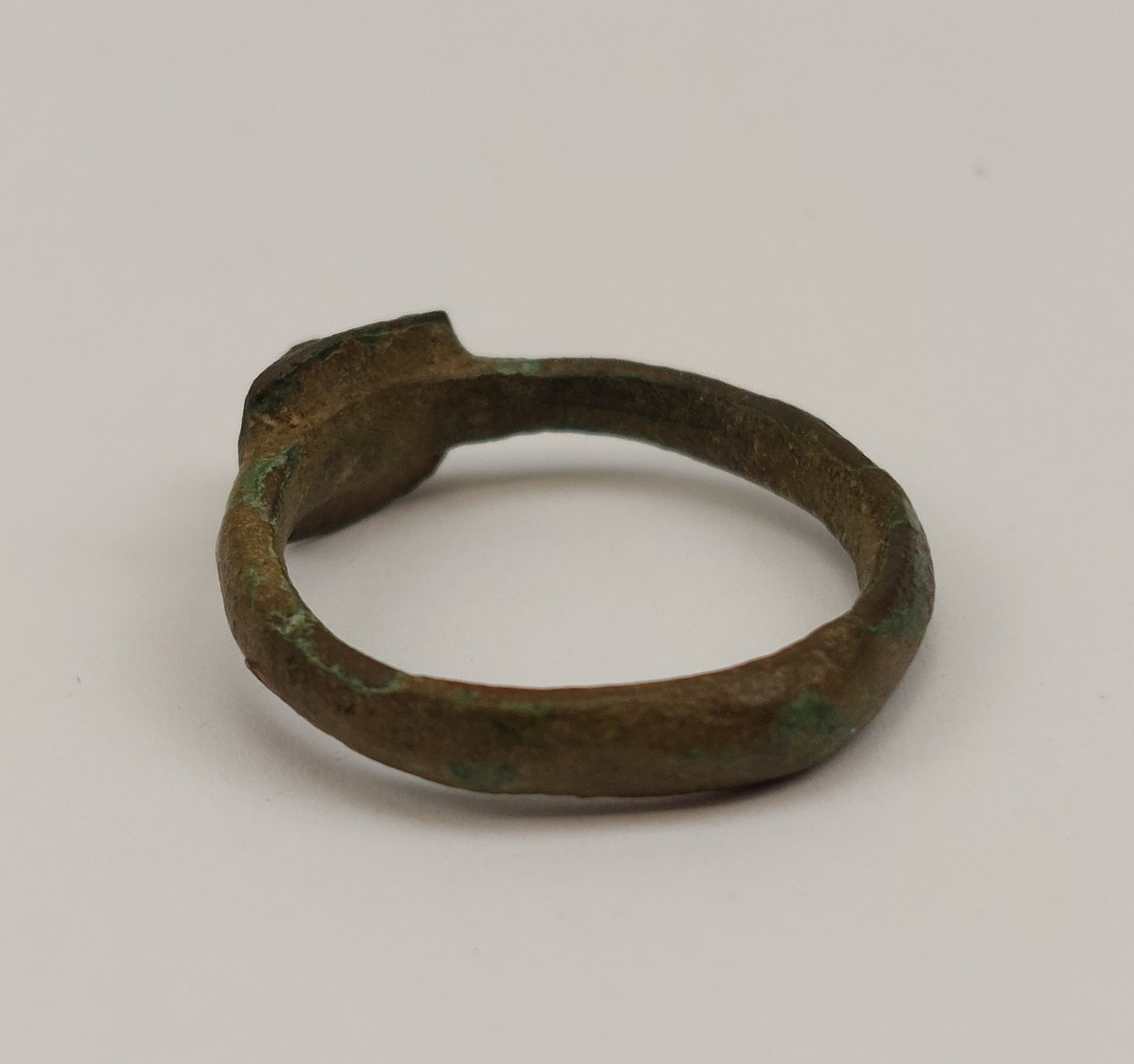 c1147 AD Bronze Crusader Ring - Image 2