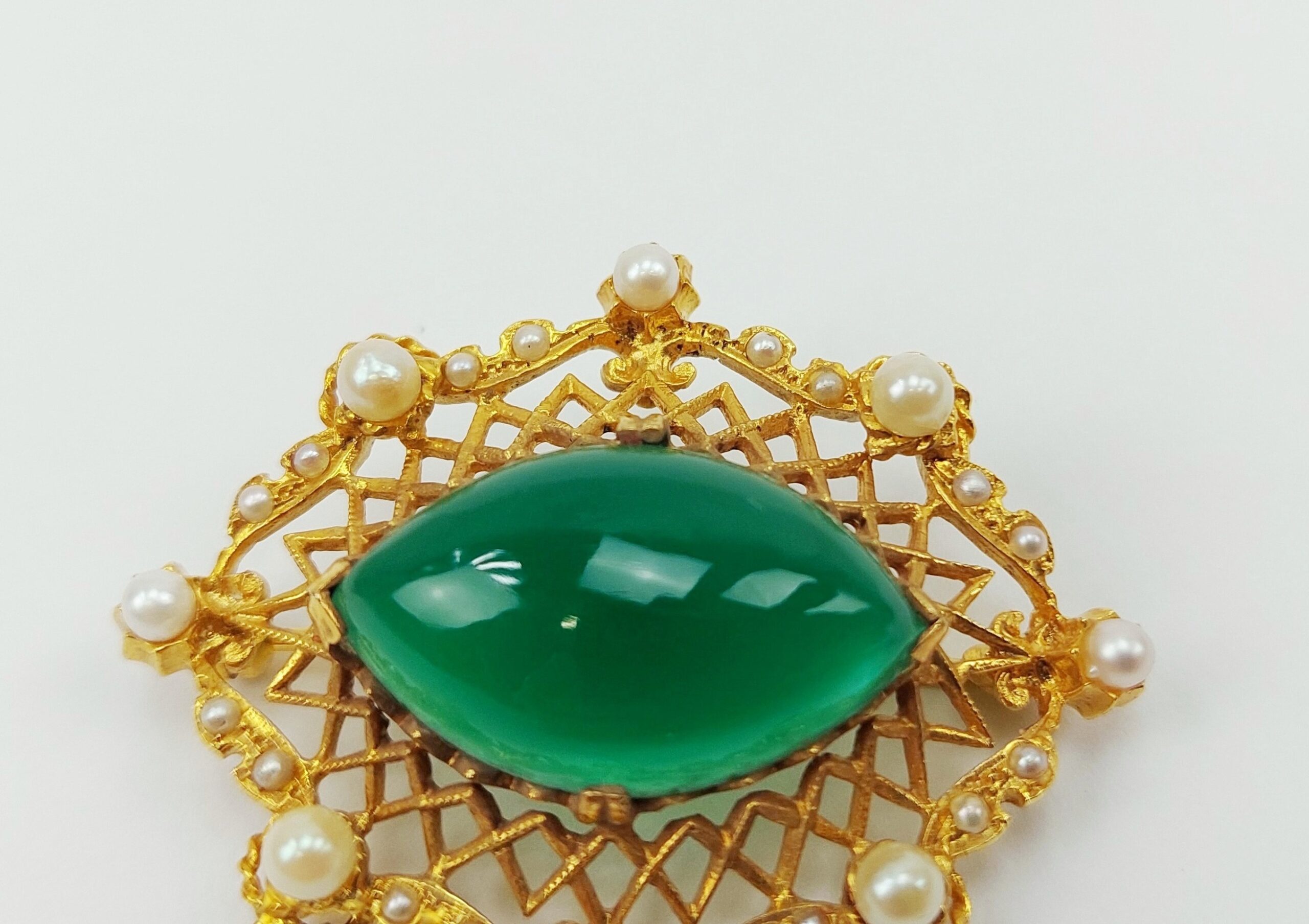 9ct Yellow Gold Green Agate & Pearl Brooch - Image 3
