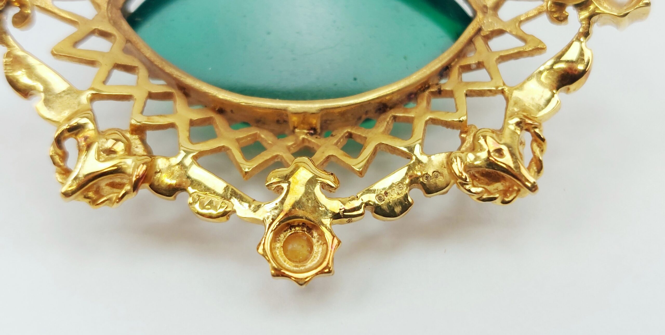 9ct Yellow Gold Green Agate & Pearl Brooch - Image 6