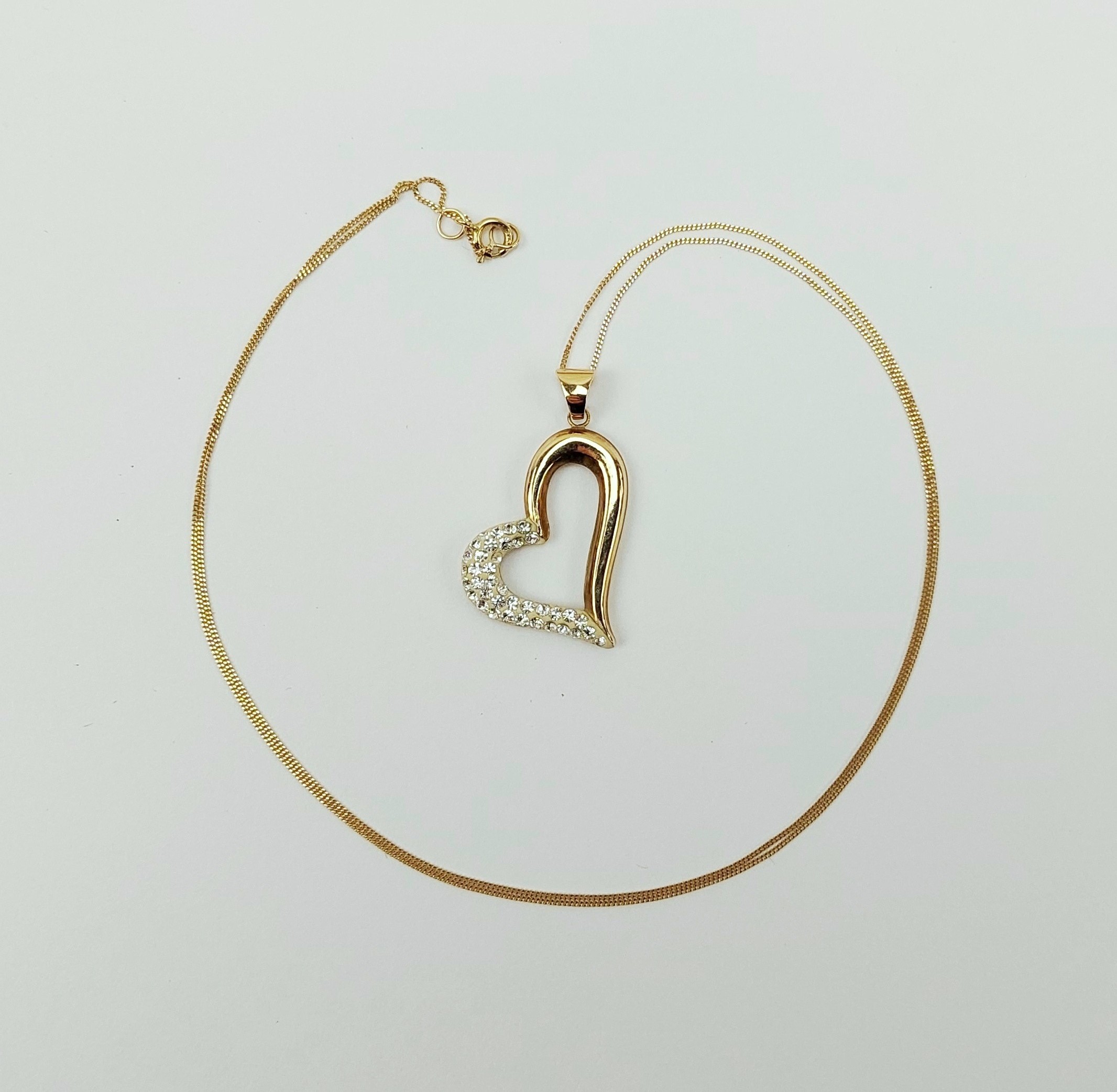 9ct Yellow Gold Crystal Love-Heart Pendant Necklace – 18 Inches - Image 3