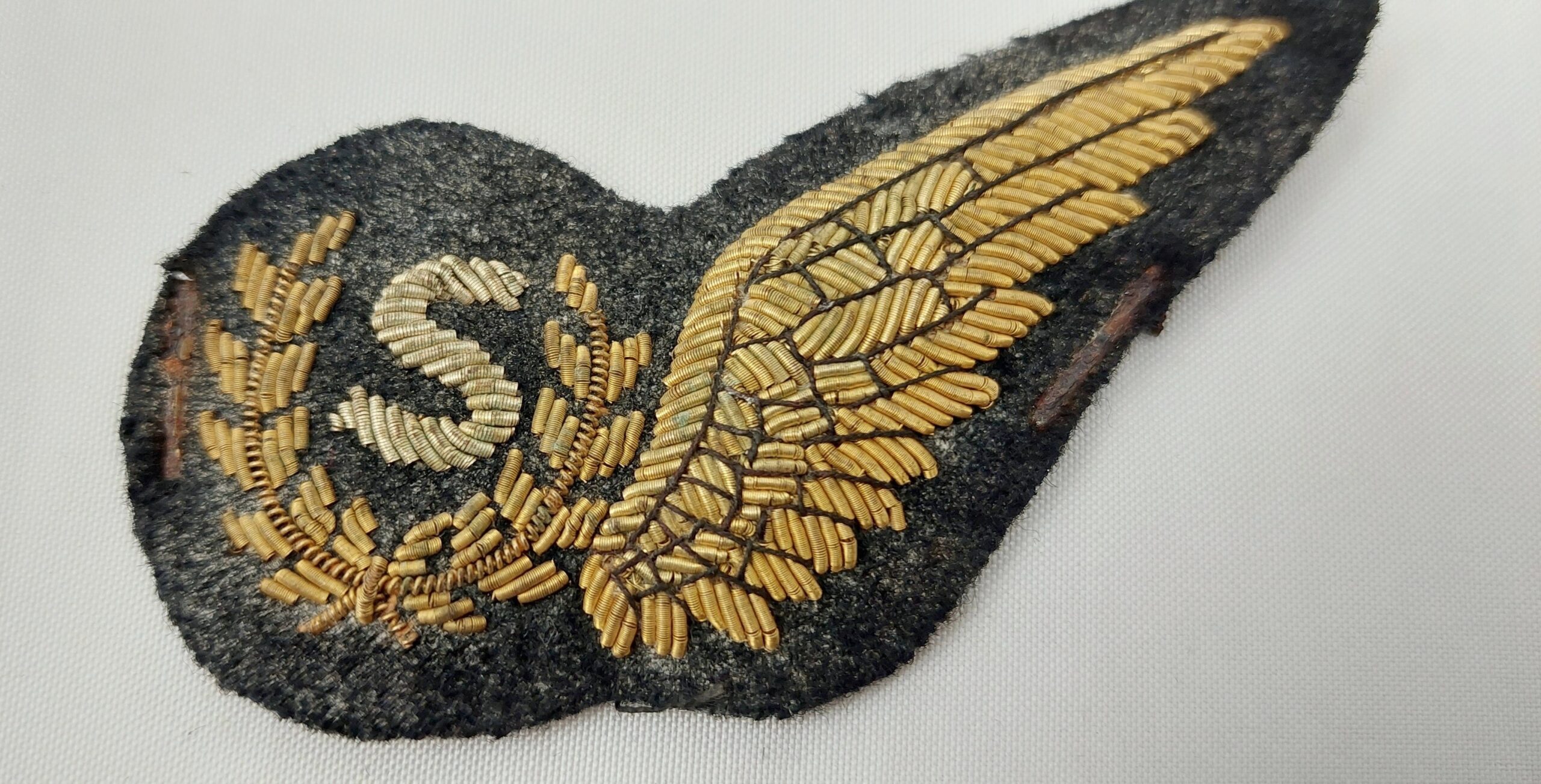 WW2 RAF Signaller Wings Cloth Badge - Image 3