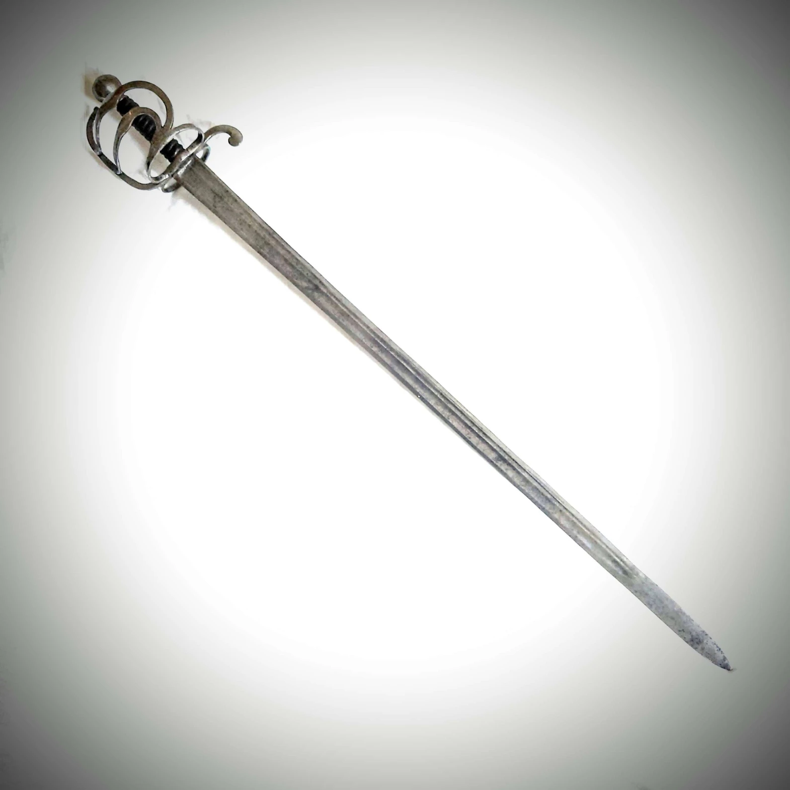 17th Century Broadsword - Image 2