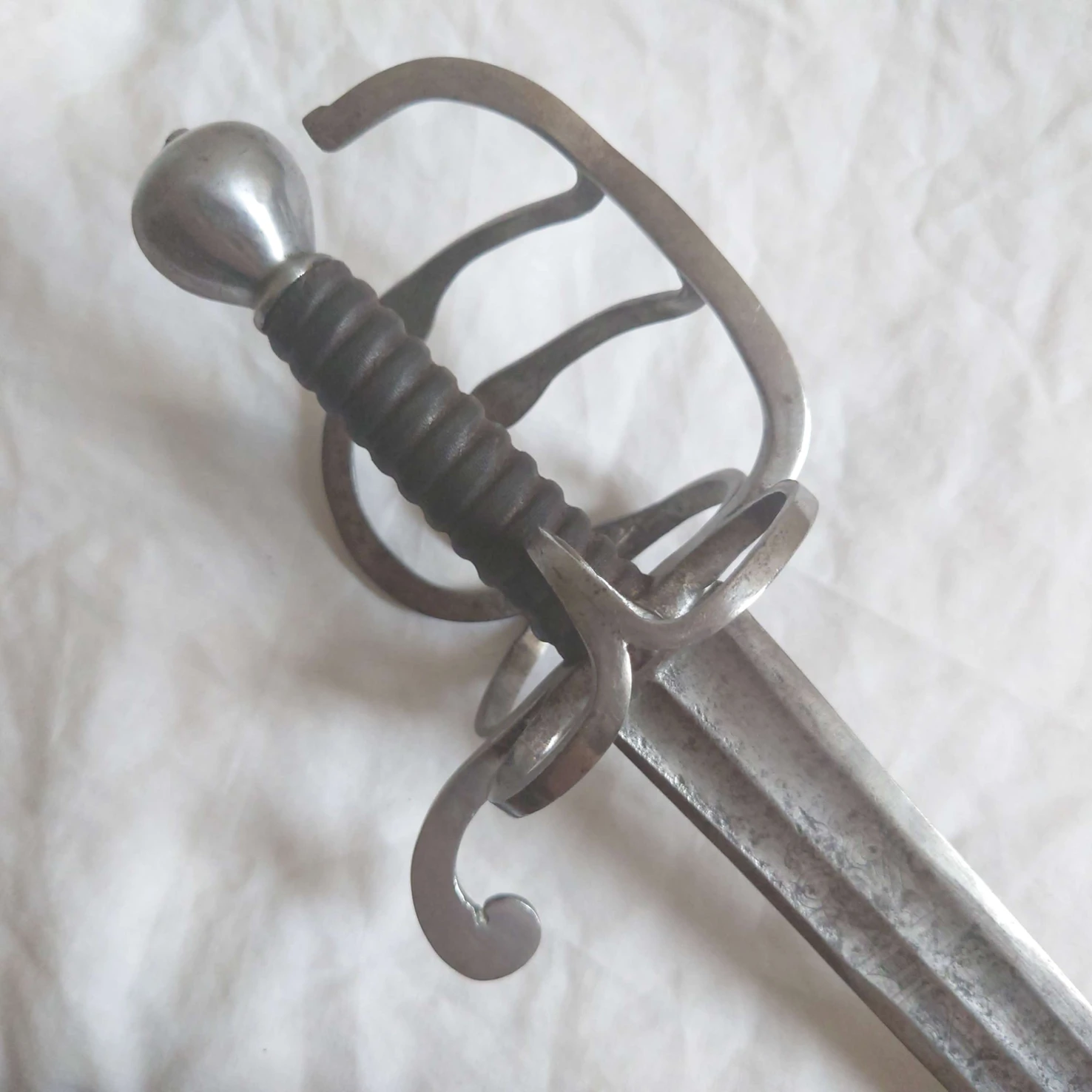 17th Century Broadsword - Image 7