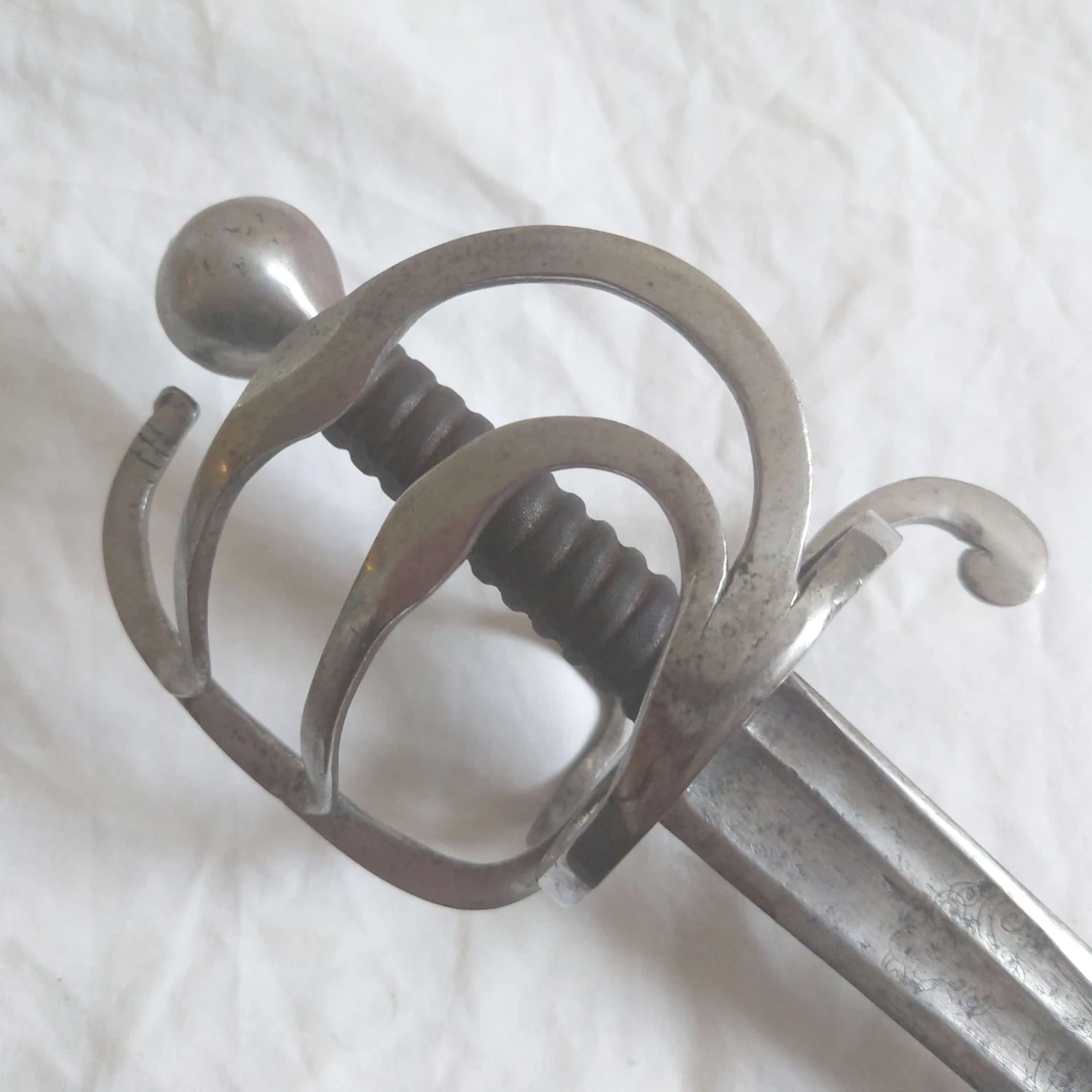 17th Century Broadsword - Image 11