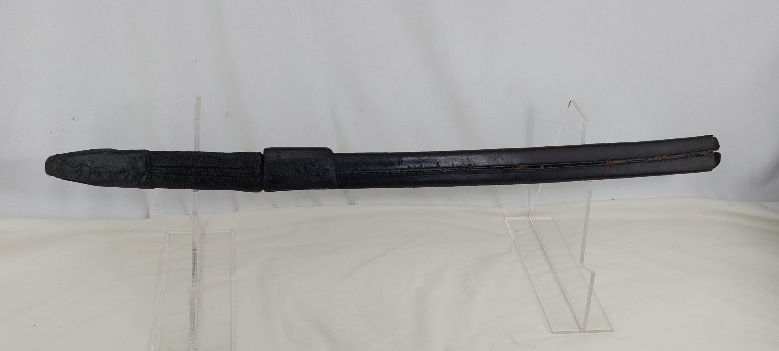 1804 pattern, British "Figure of Eight" Naval Cutlass with original scabbard - Image 13