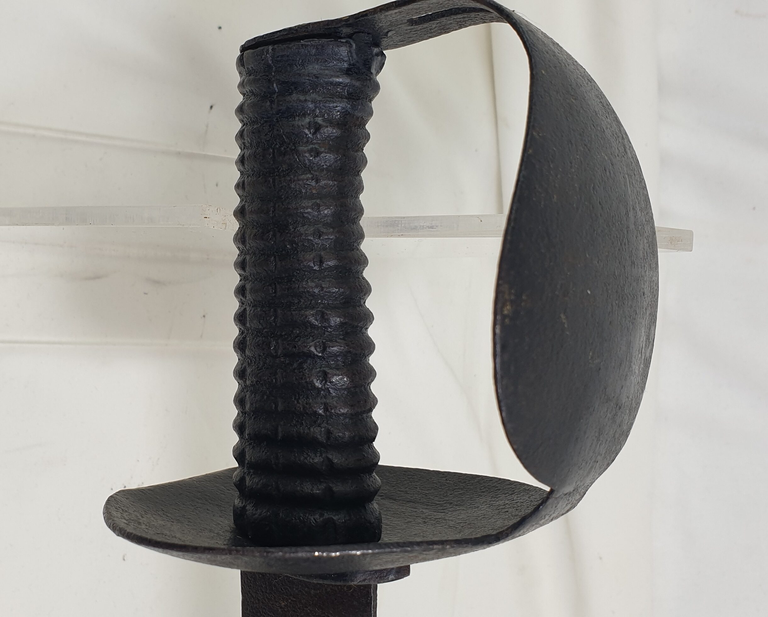 1804 pattern, British "Figure of Eight" Naval Cutlass with original scabbard - Image 9