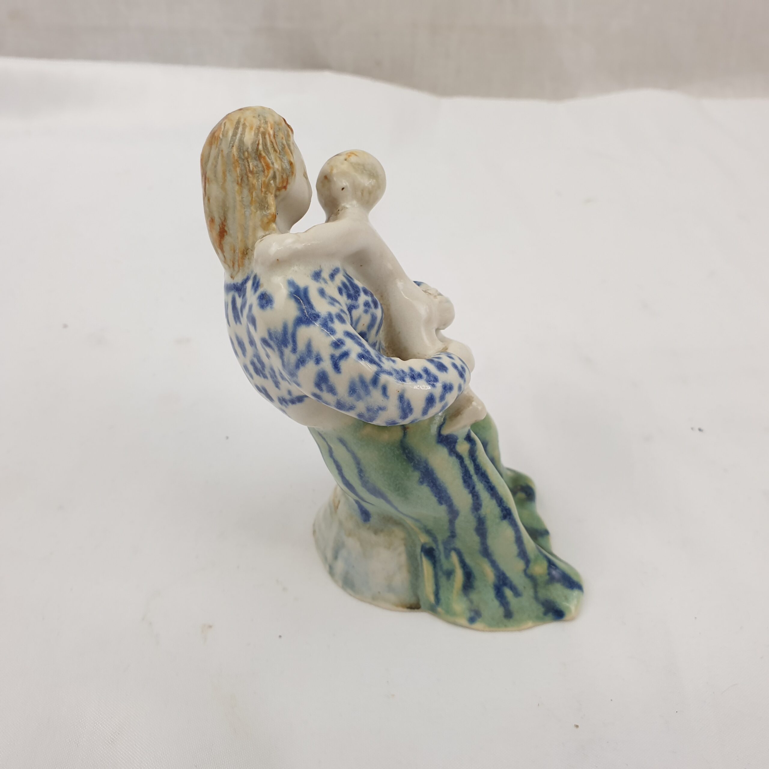 Continental Mid 18th Century Porcelain Figurine Of A Mother And Baby - Image 2