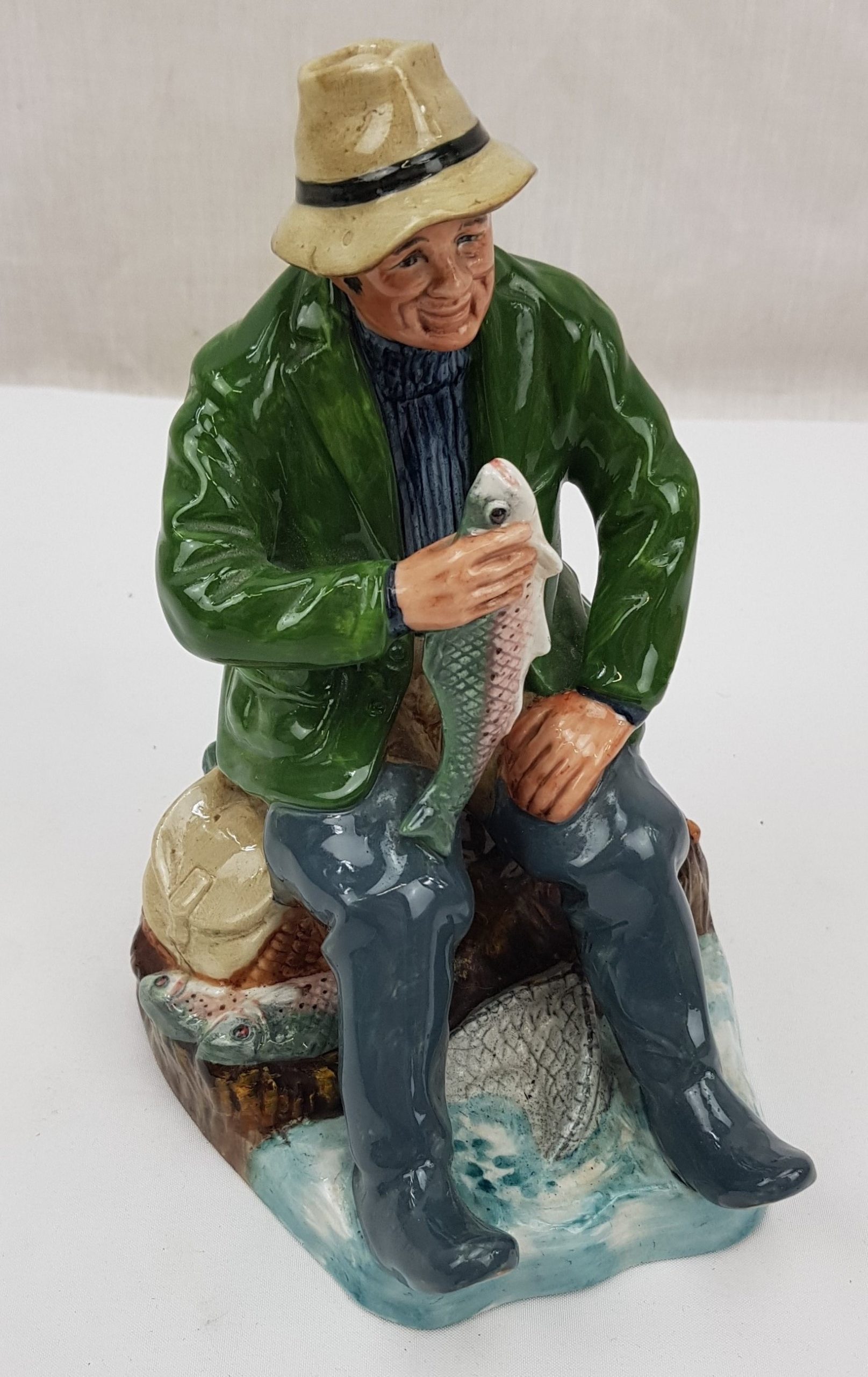 Royal Doulton 1965 HN 2258 A Good Catch Figurine