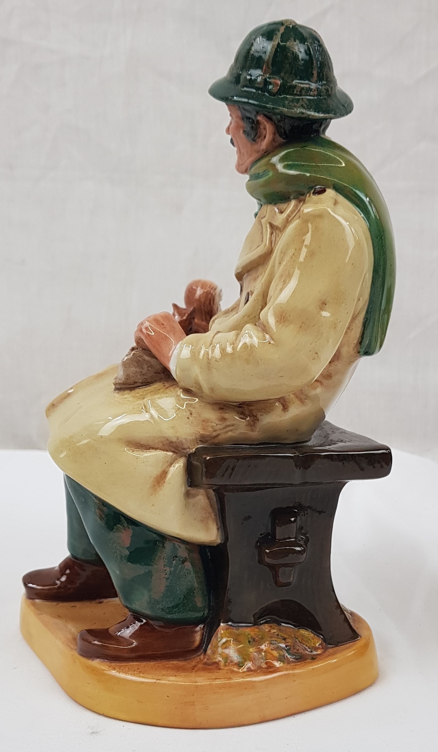 Royal Doulton 1972 HN 2485 Lunchtime Figurine - Image 2