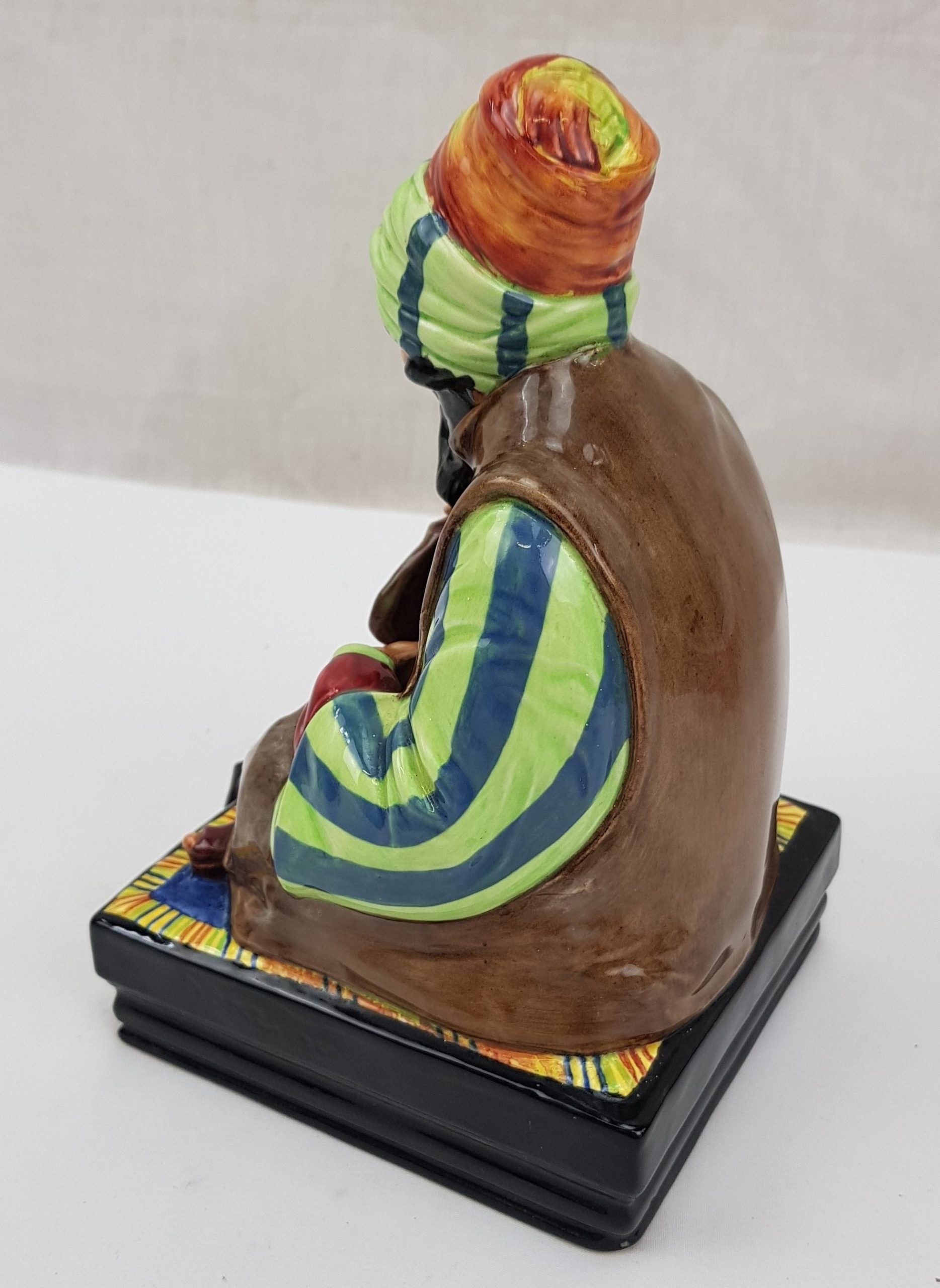 Royal Doulton 1st Issue 1935-1939 HN 1706 The Cobbler Figurine - Image 3