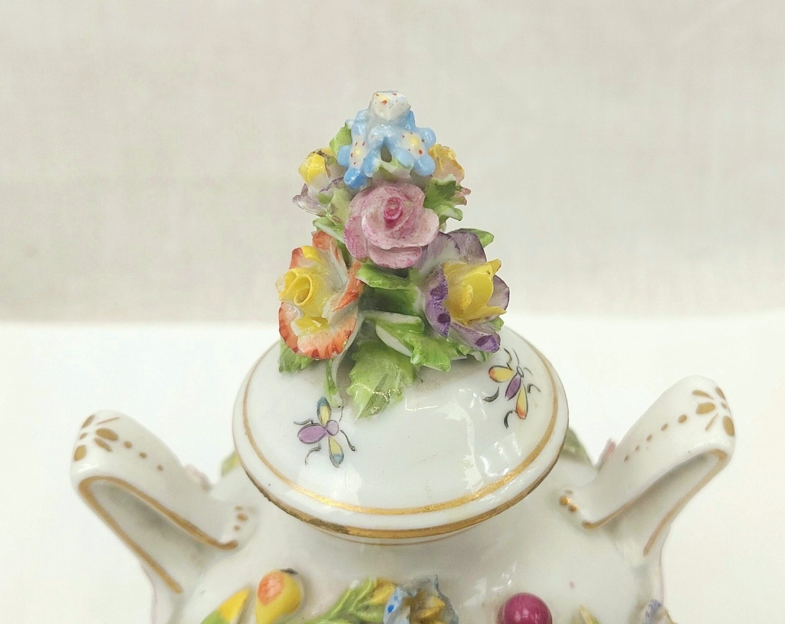c1860 Carl Thieme Flower Encrusted Small Twin Handled Pot - Image 12