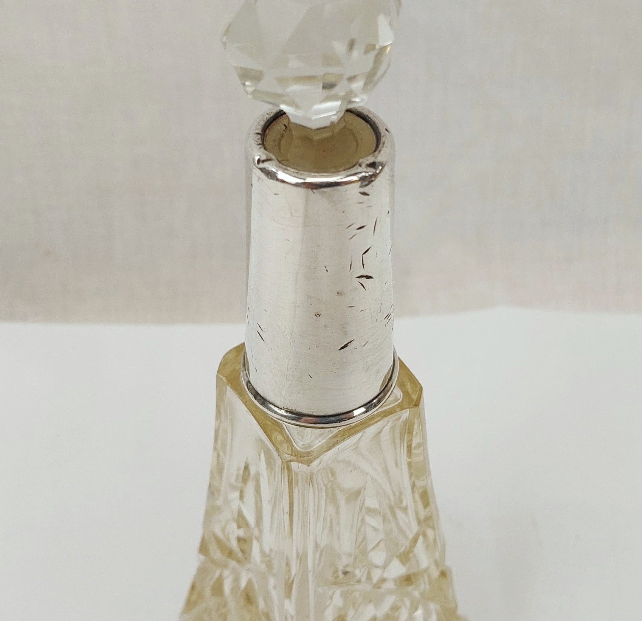 Birmingham 1910 Silver Topped Perfume Bottle - Image 3