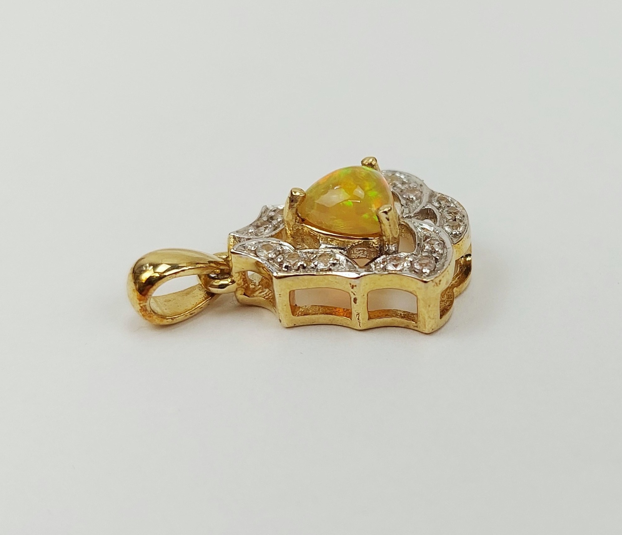 9ct Gold Opal & White Sapphire Pendant - Image 3