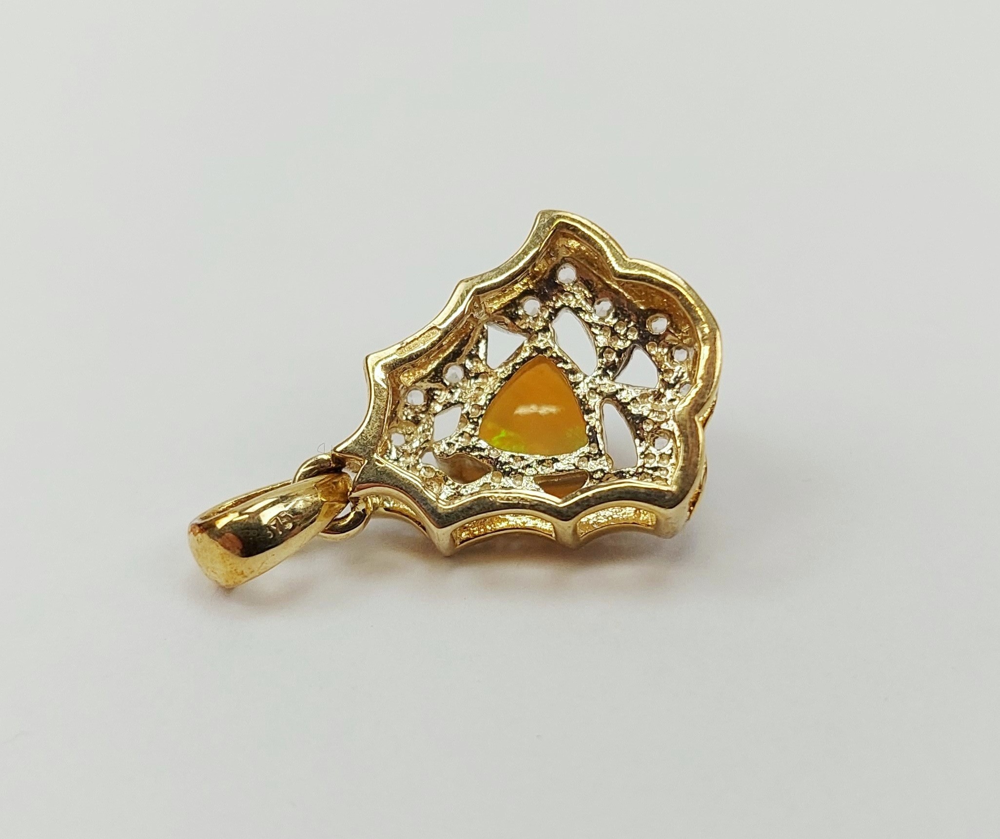 9ct Gold Opal & White Sapphire Pendant - Image 4