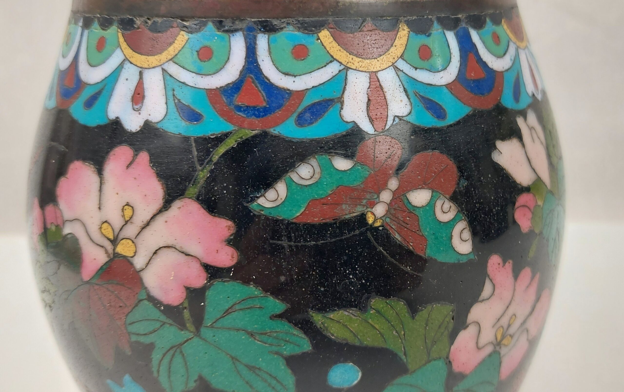 Chinese Cloisonne Pot - Image 4
