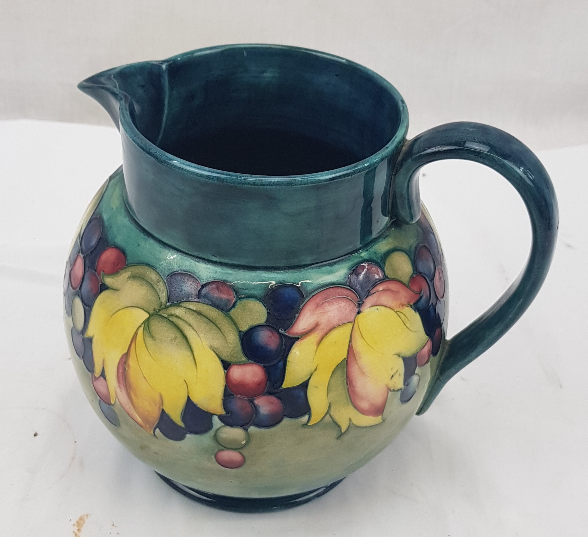 Large 1950s Moorcroft Leaf And Berries Pattern Jug With Queen Mary Label - Image 4