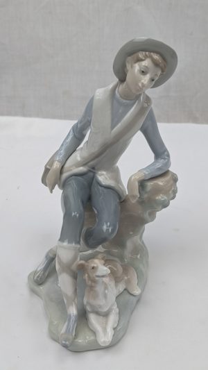 Lladro Figurine 4659 - Shepherd Boy With Dog