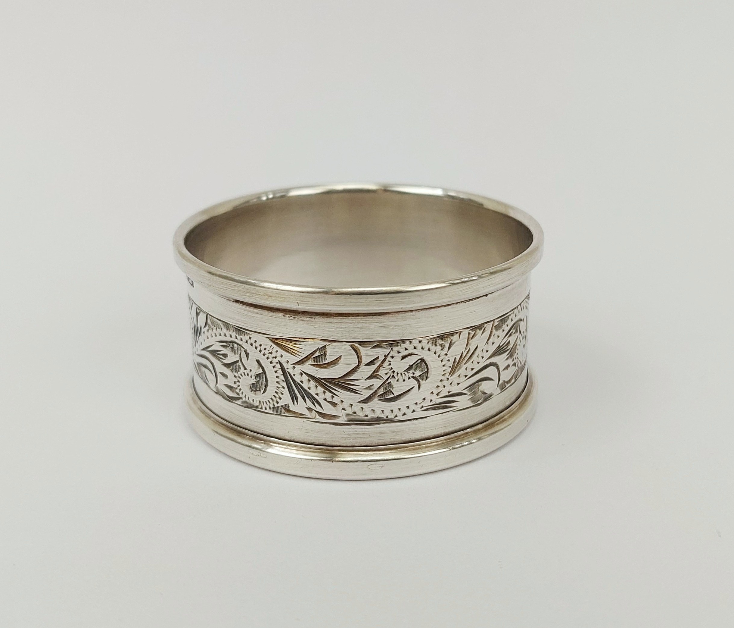 London 1961 Silver Napkin Ring - Image 3