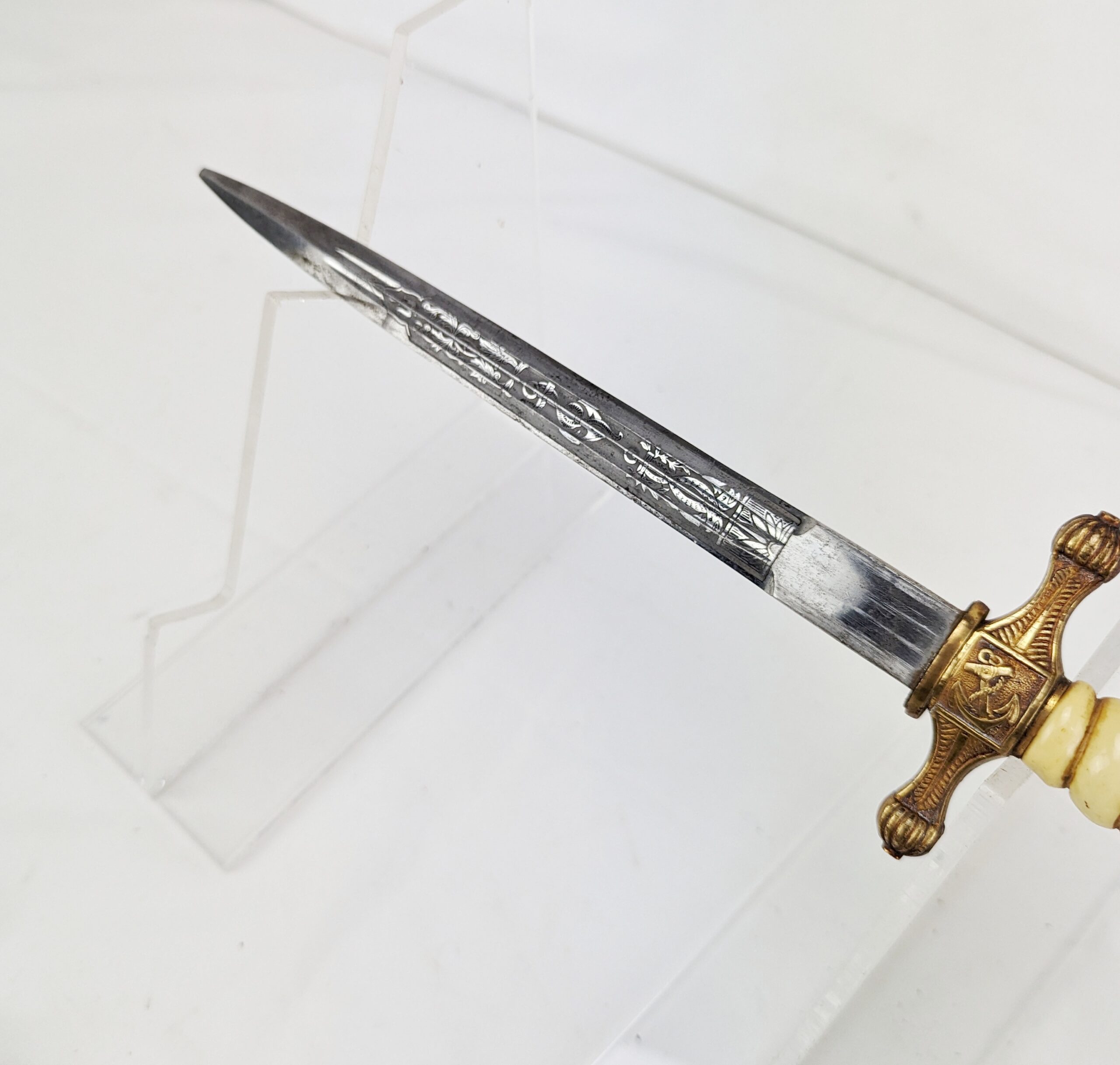 Original WW2 German Kriegsmarine Officer’s Dress Dagger - Image 5