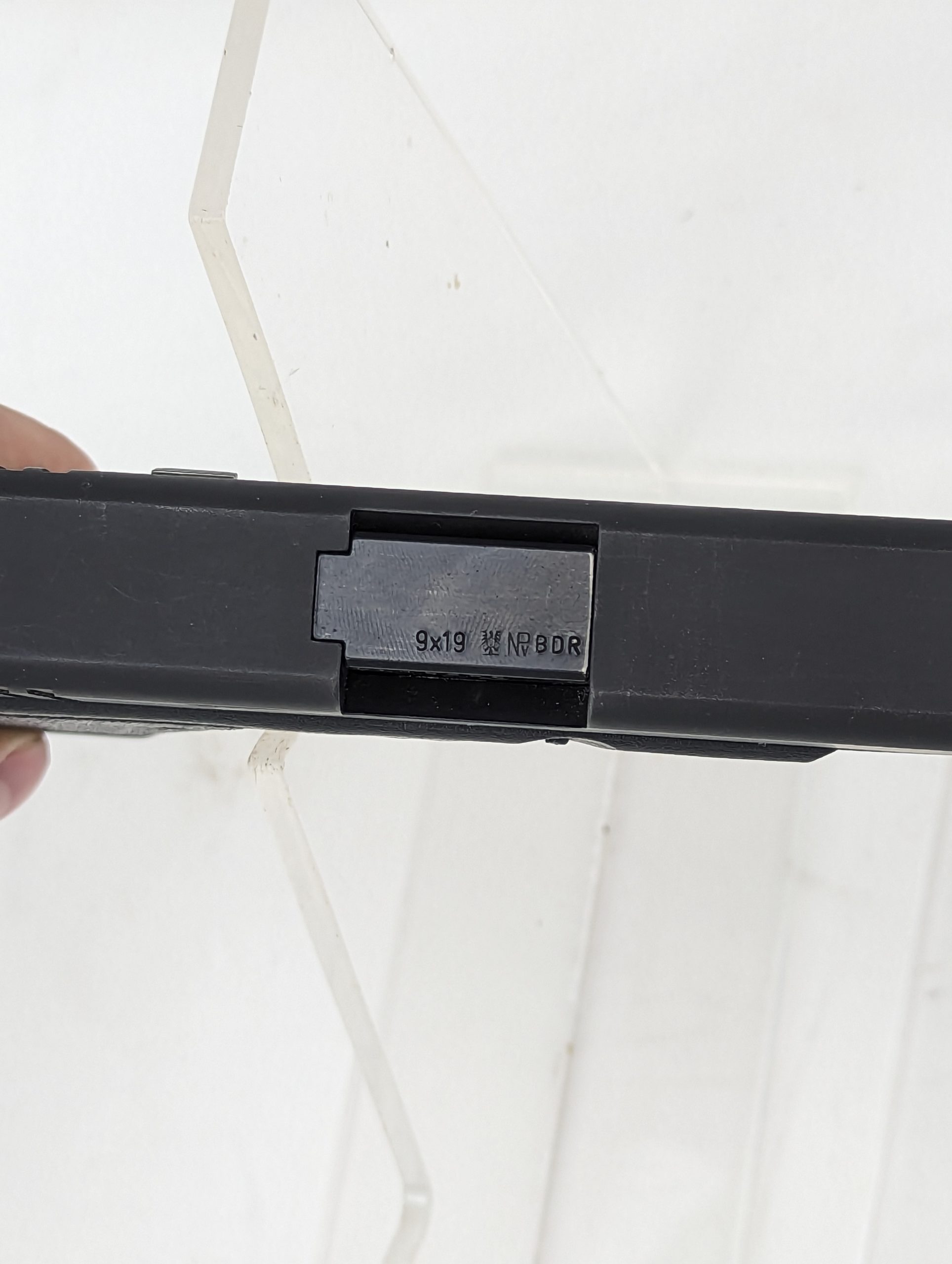 Deactivated Glock 17 Second Generation - Image 6