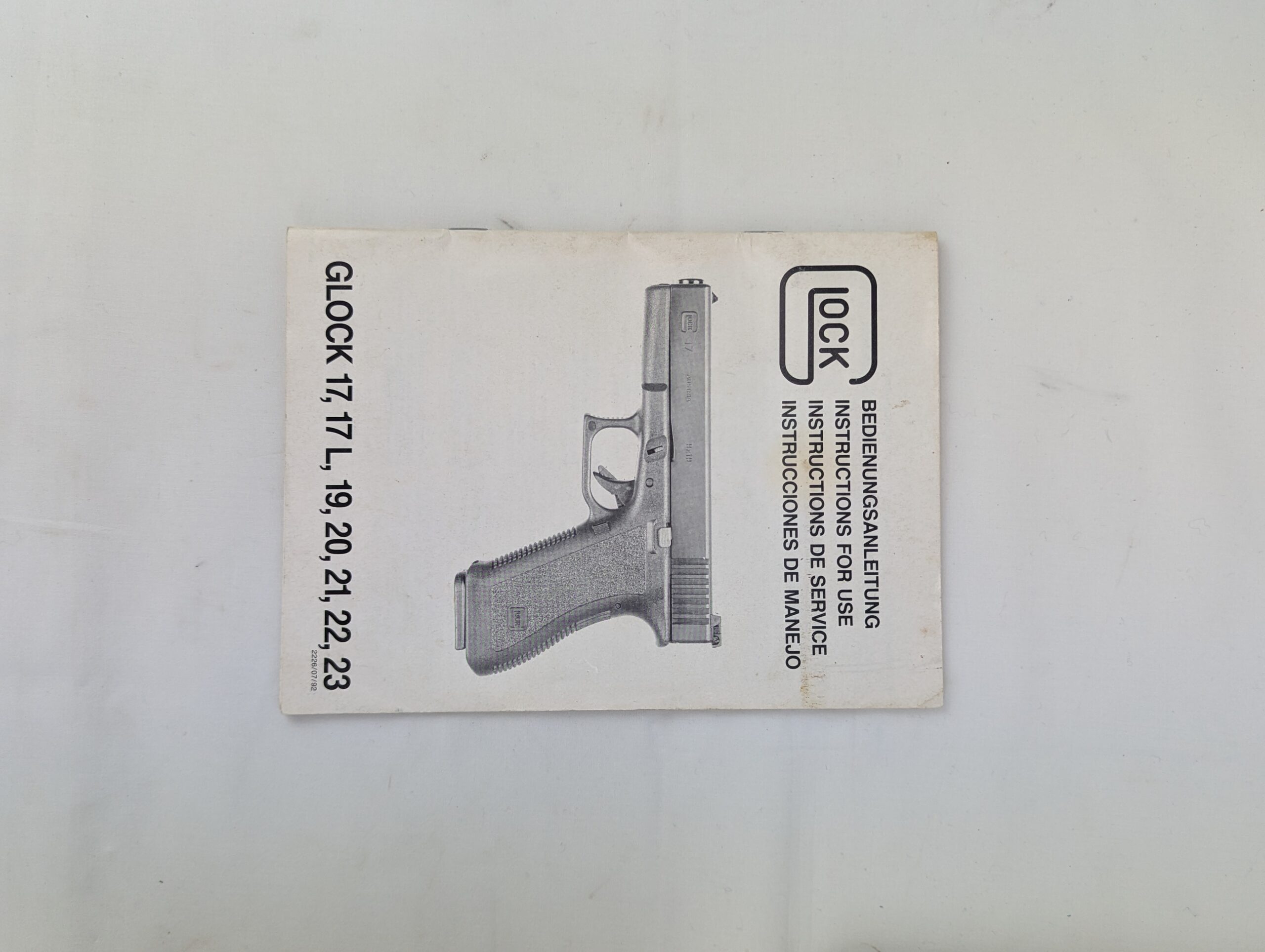 Deactivated Glock 17 Second Generation - Image 8