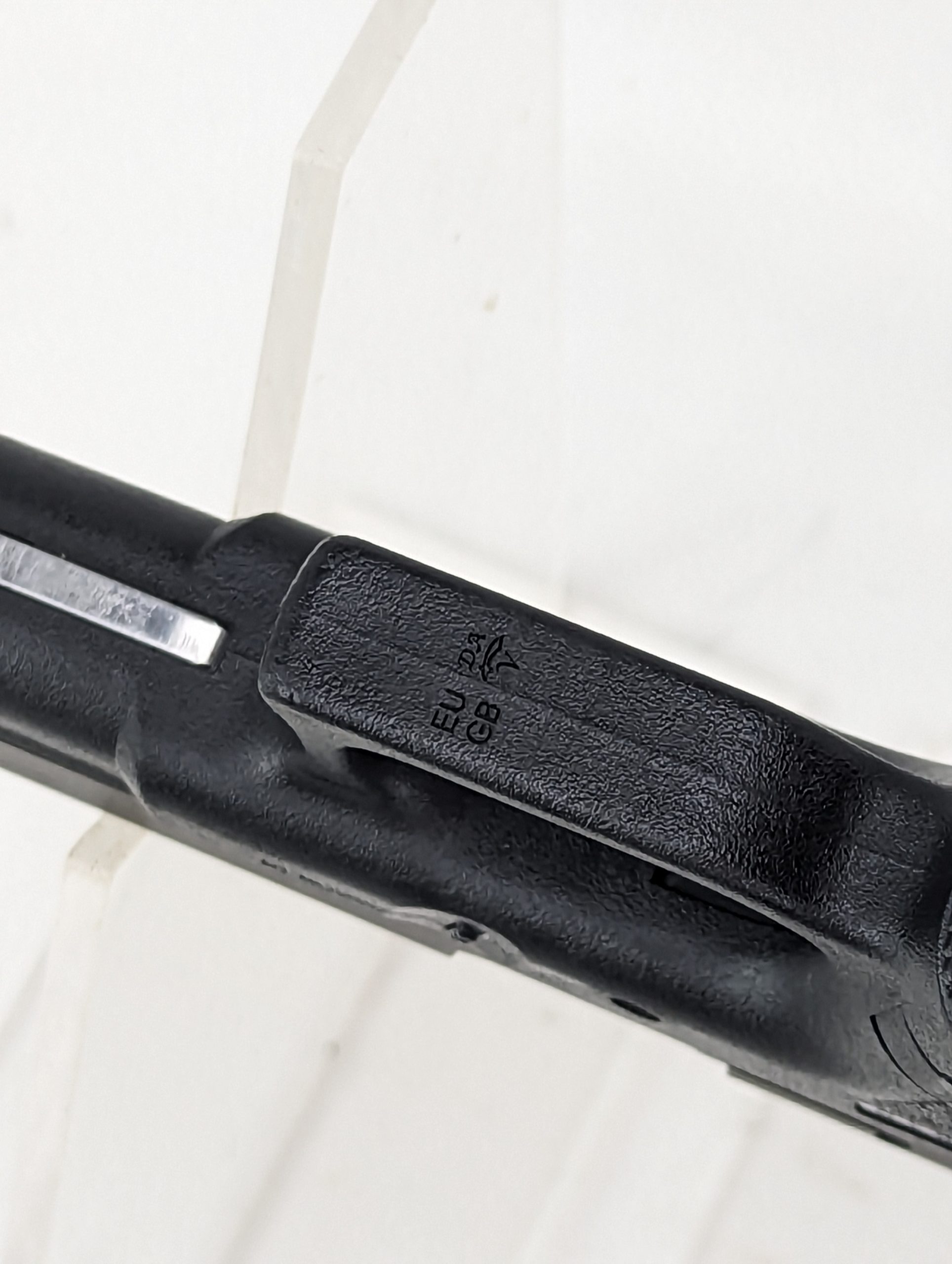 Deactivated Glock 17 Second Generation - Image 7