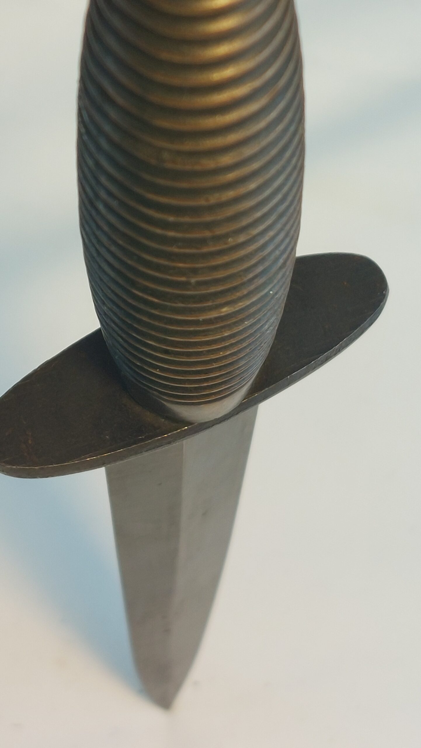 Third Pattern Fairbairn-Sykes Fighting Knife / Dagger - Image 2