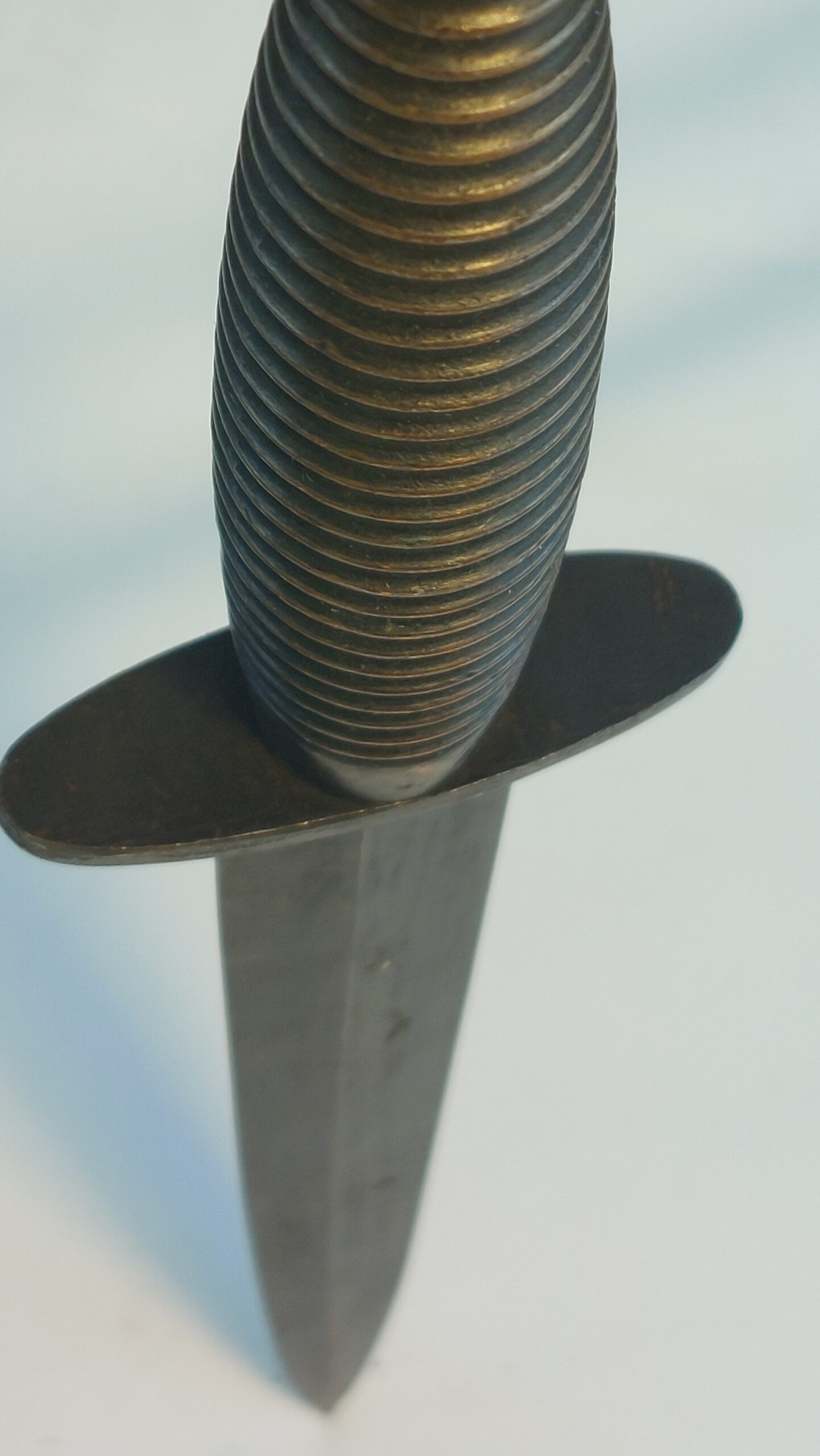 Third Pattern Fairbairn-Sykes Fighting Knife / Dagger - Image 3