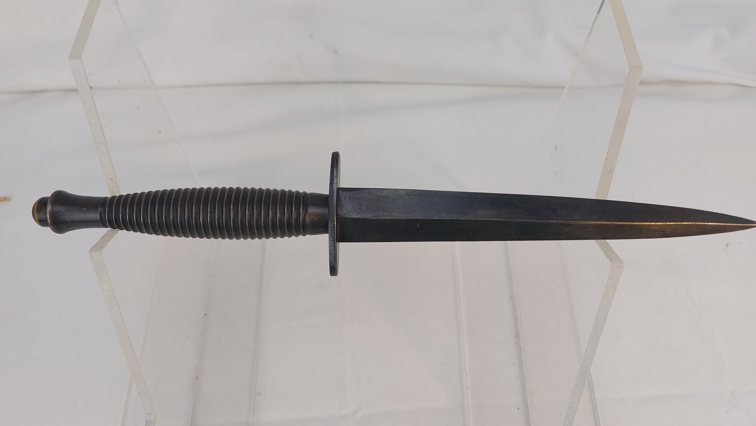 Third Pattern Fairbairn-Sykes Fighting Knife / Dagger - Image 4