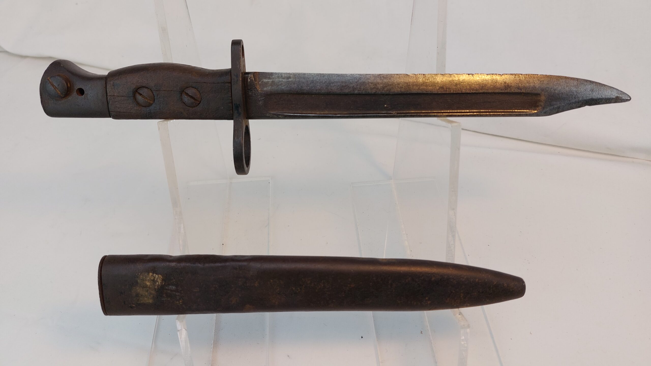 WW2 British No 5. Jungle Carbine Bayonet, Maker Marked WSC. With Original Scabbard - Image 3