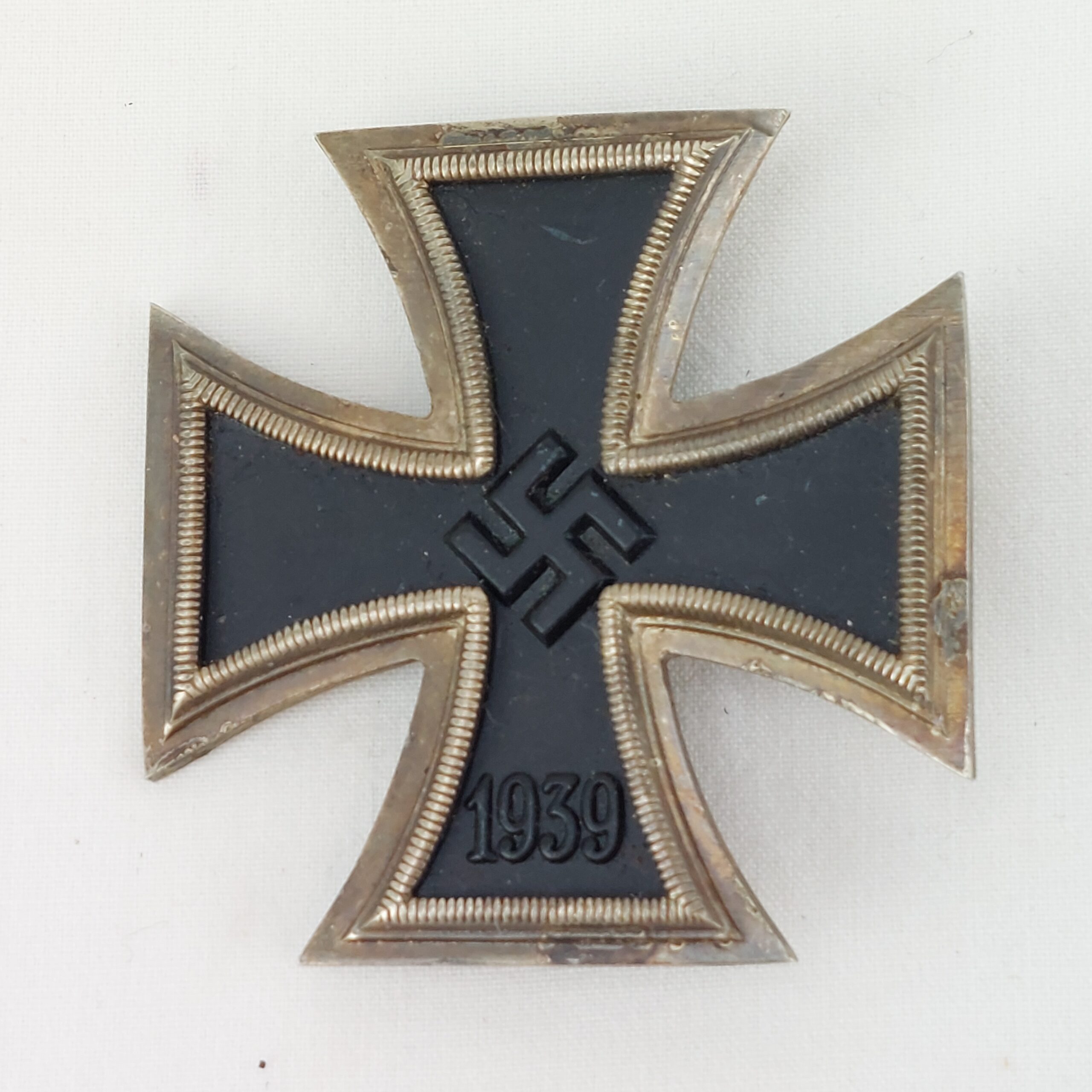 WW2 Iron Cross, 1939, 1st Class Maker Marked L15 (Otto Schickle)