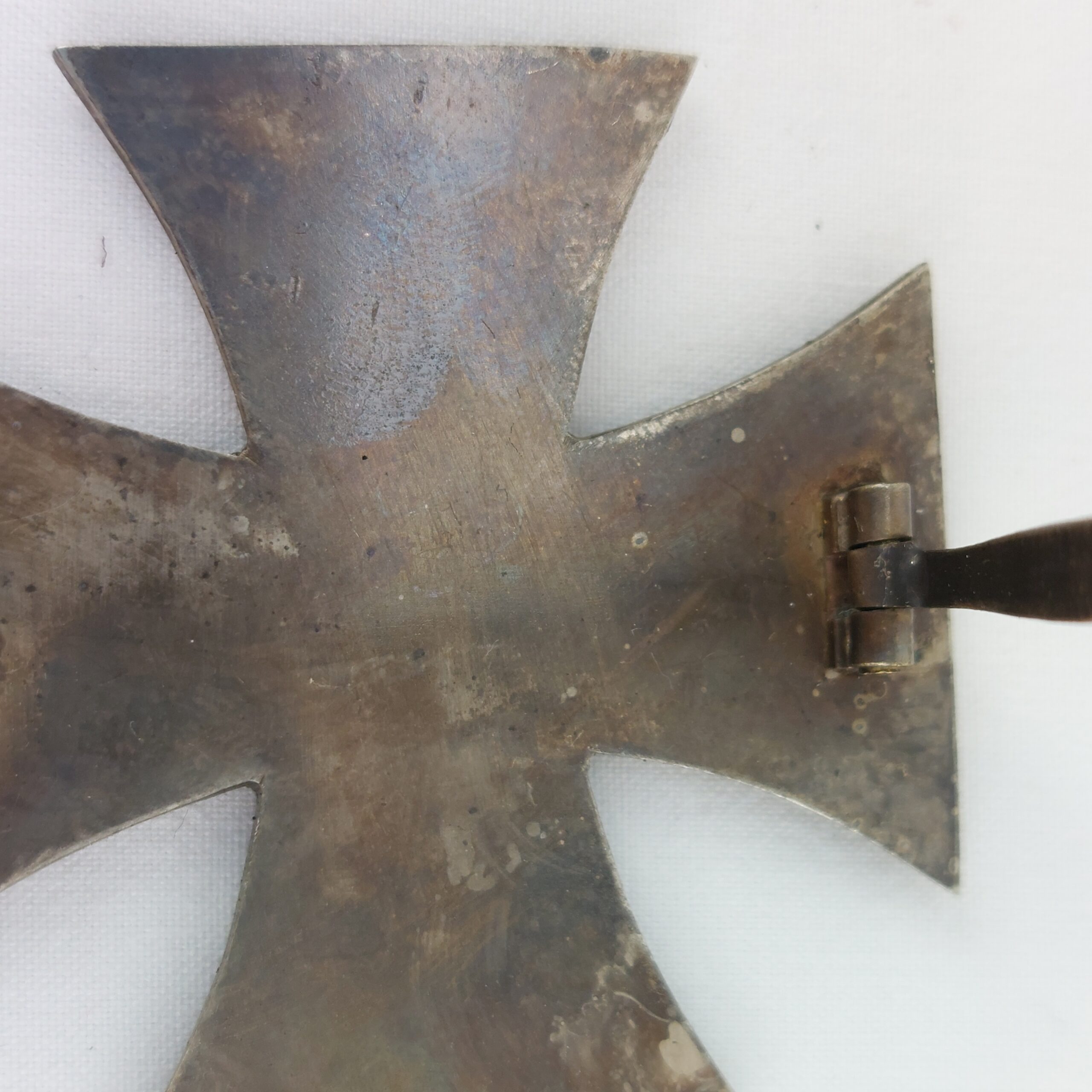 WW2 Iron Cross, 1939, 1st Class Maker Marked L15 (Otto Schickle) - Image 4