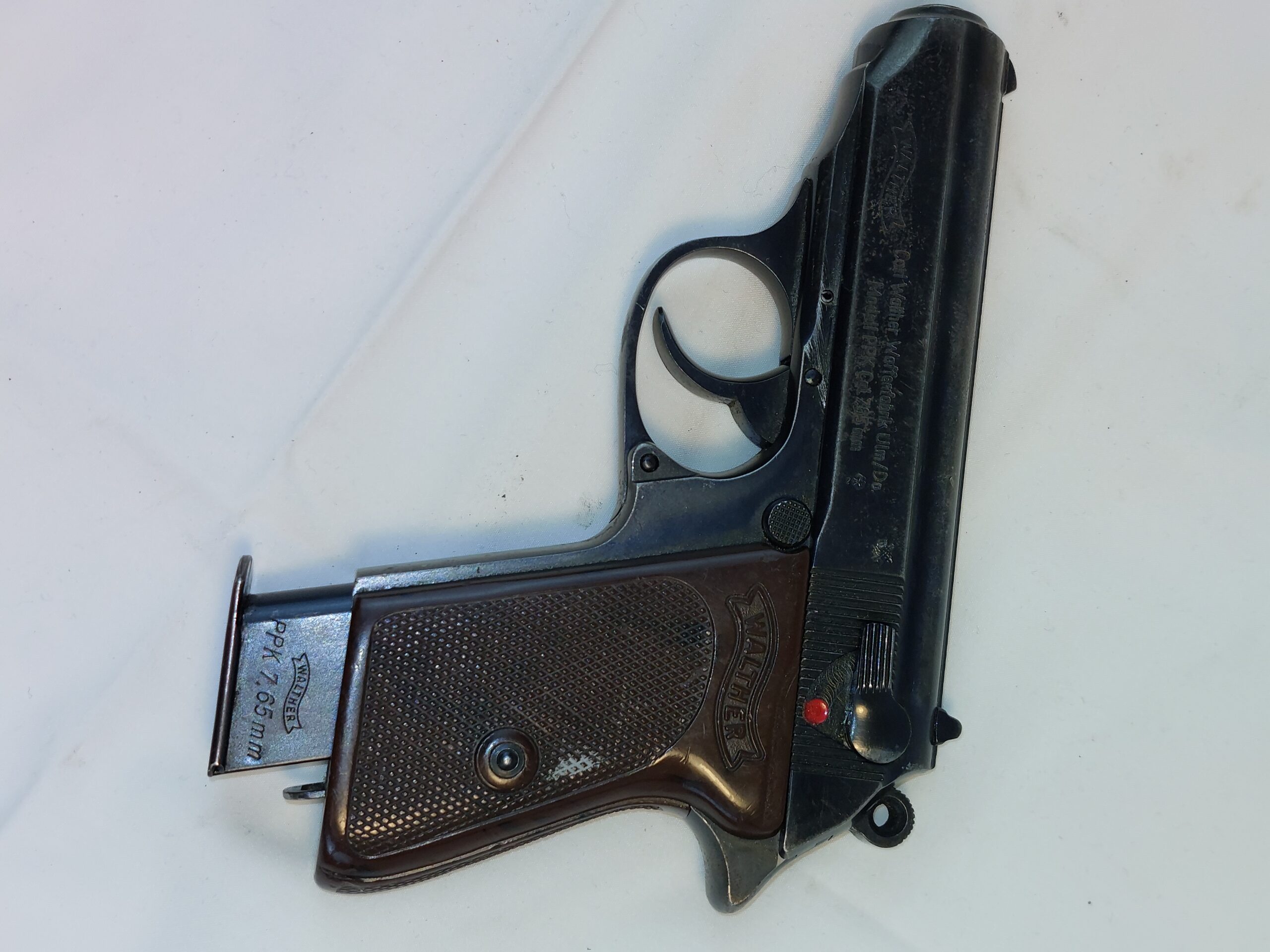 German c1940 WW2 Walther PPK Semi-Automatic Pistol Cal. 7.65mm. Barrel Length 3.25". Deactivated - Image 3