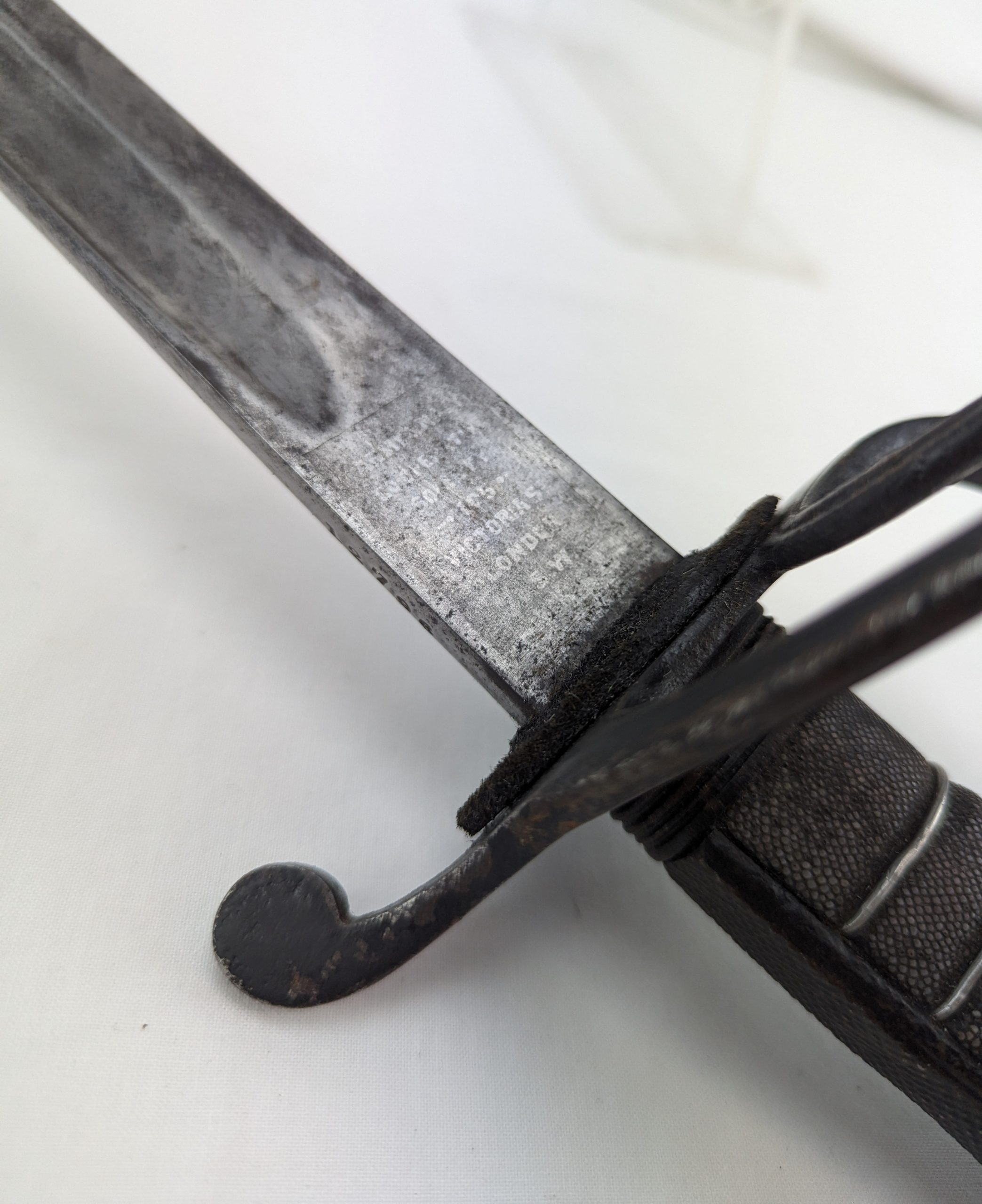 George V Royal Artillery 1821/1850 Pattern Officer’s Sword - Image 5