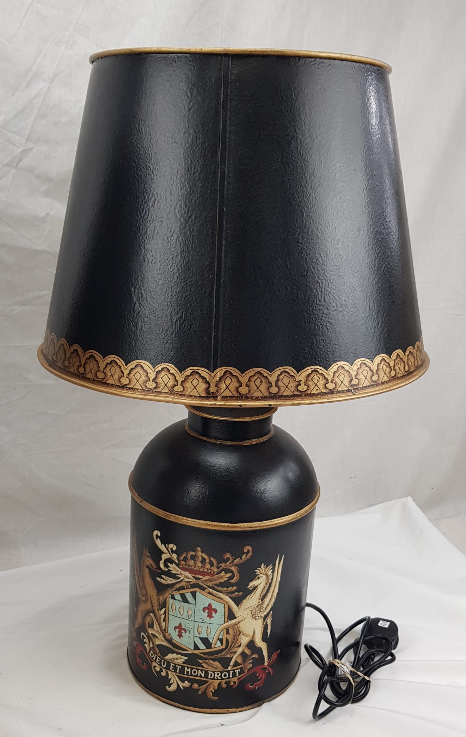 Pair of Modern French Toleware Lamps in Black With Armorial Crests - Image 2