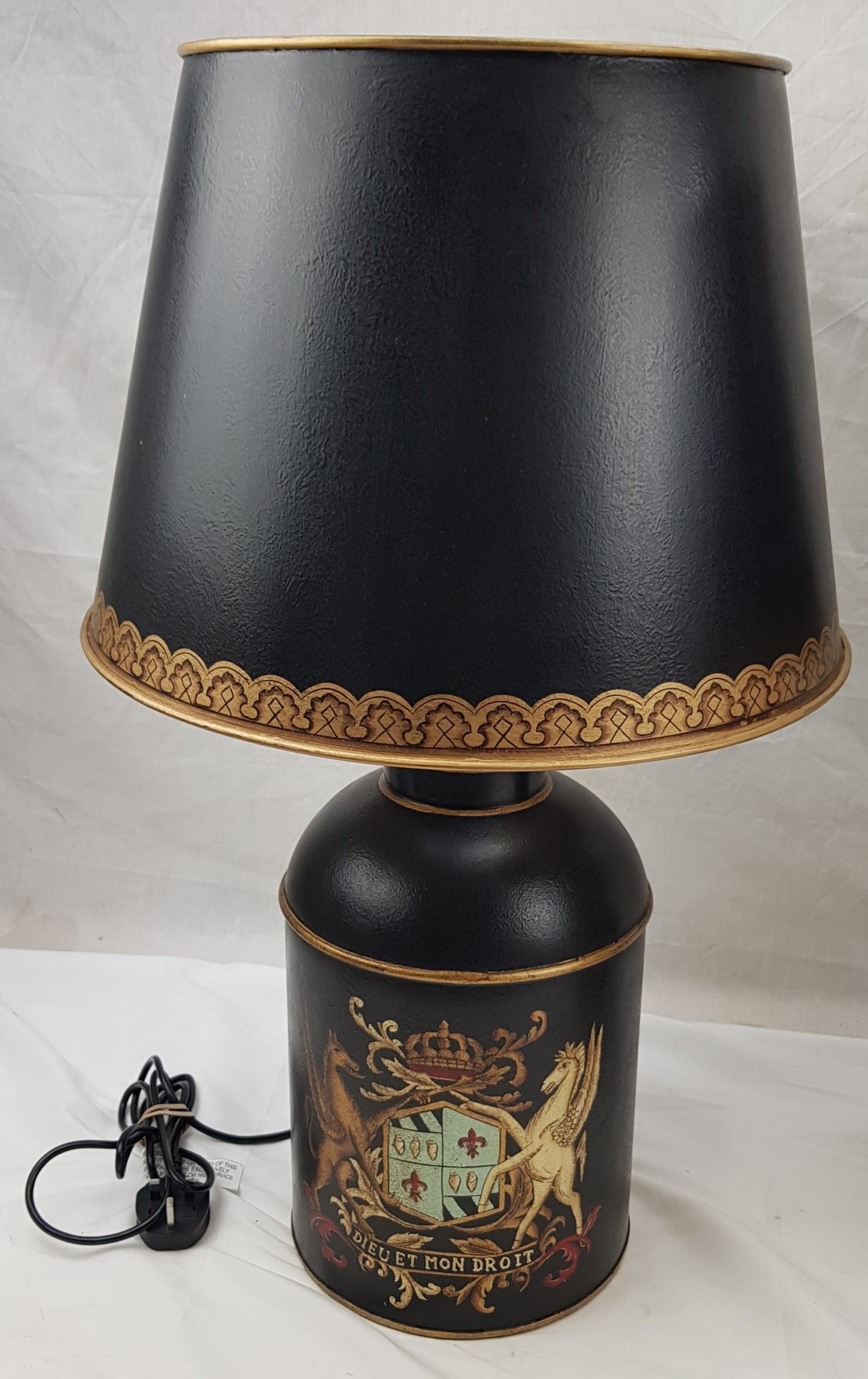 Pair of Modern French Toleware Lamps in Black With Armorial Crests - Image 3