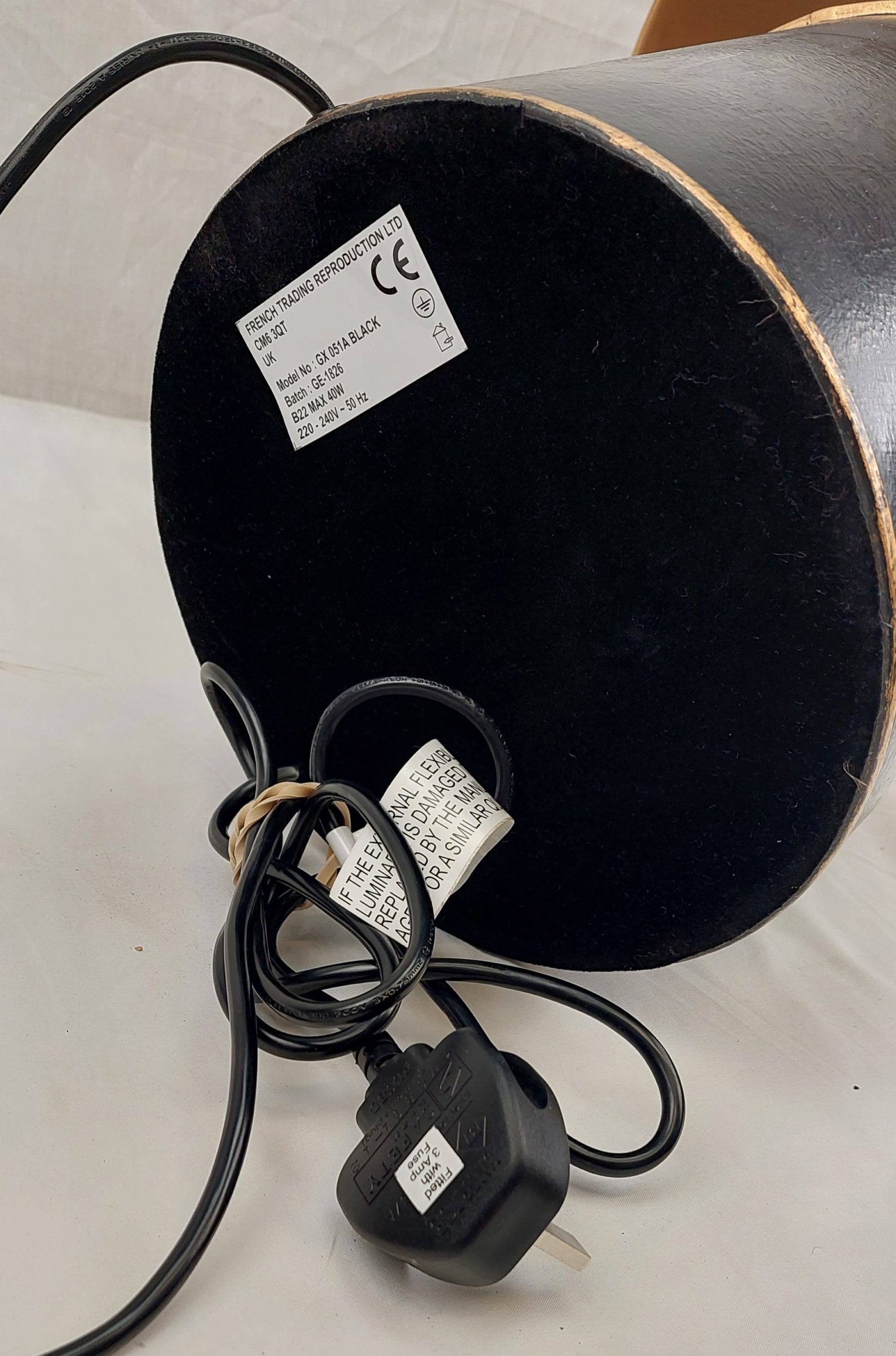 Pair of Modern French Toleware Lamps in Black With Armorial Crests - Image 8