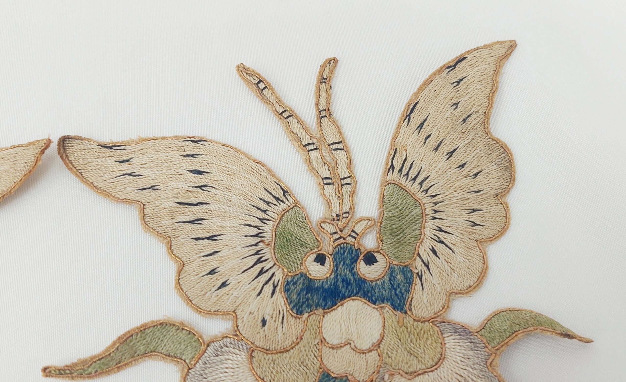Pair of 18th Century Chinese Silk Embroidered Ming Dragon Robe Patches - Image 4