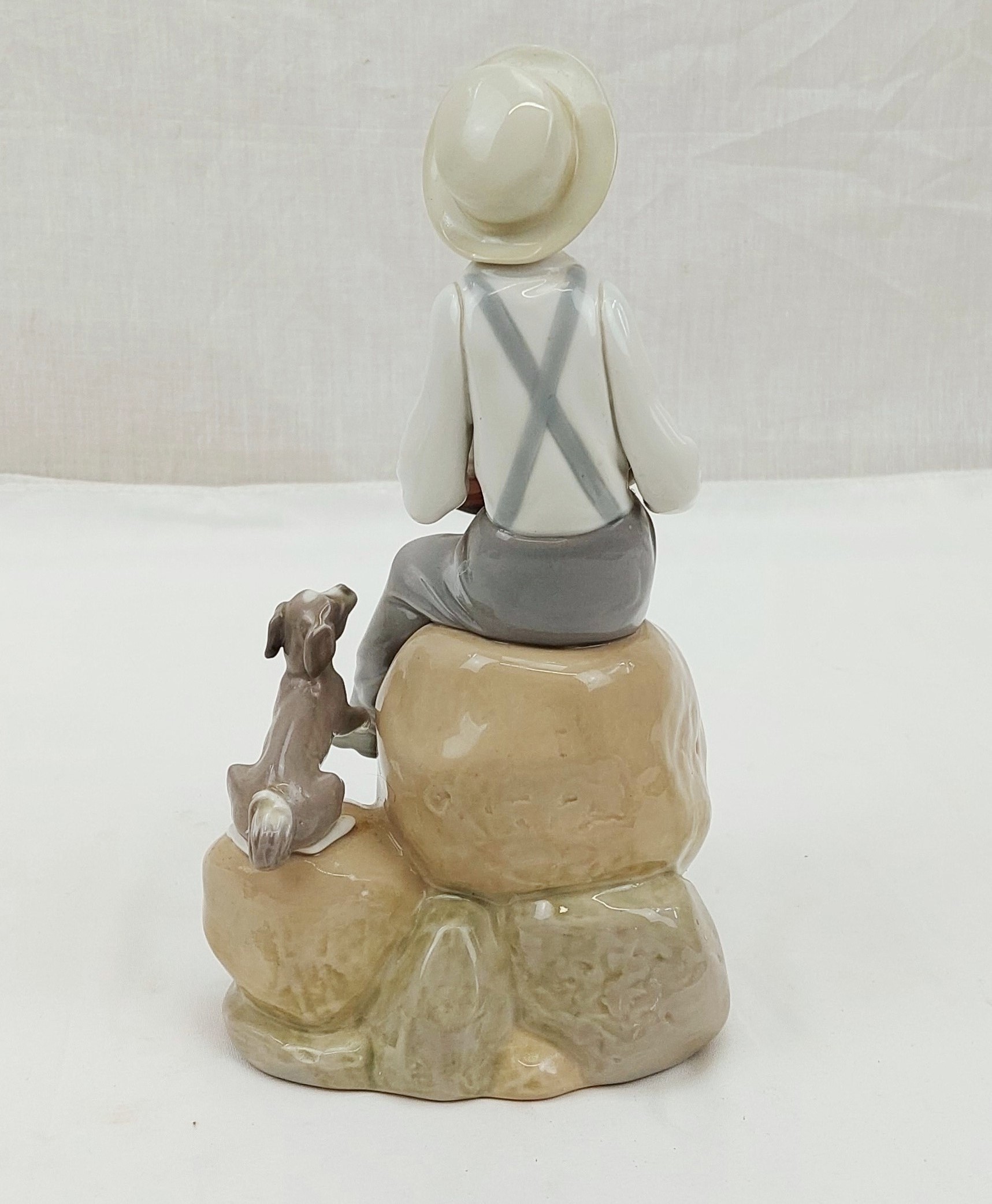 Lladro 5166 Sea Fever Boy With Boat And Dog Figurine - Image 3
