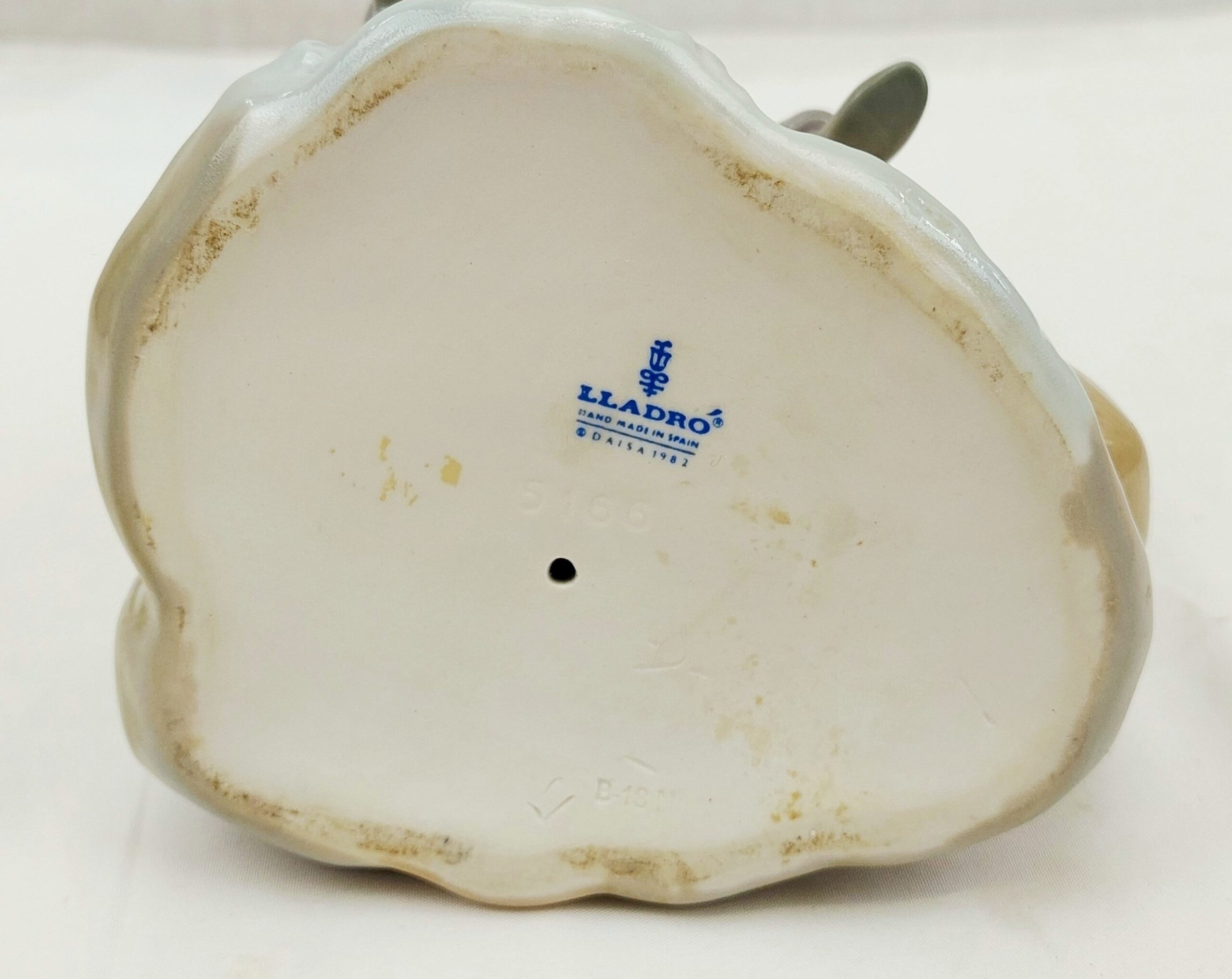 Lladro 5166 Sea Fever Boy With Boat And Dog Figurine - Image 2