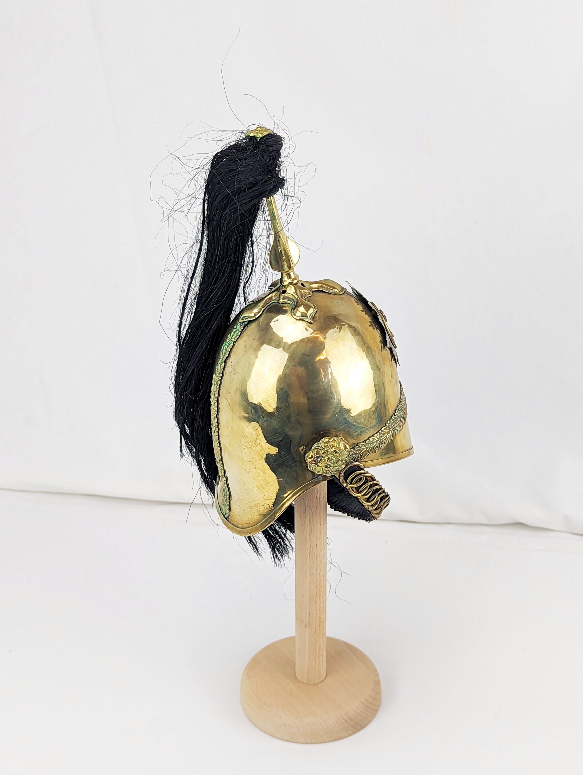 Victorian Display Model of 2nd Dragoon Guards Gilt Albert Helmet - Image 4
