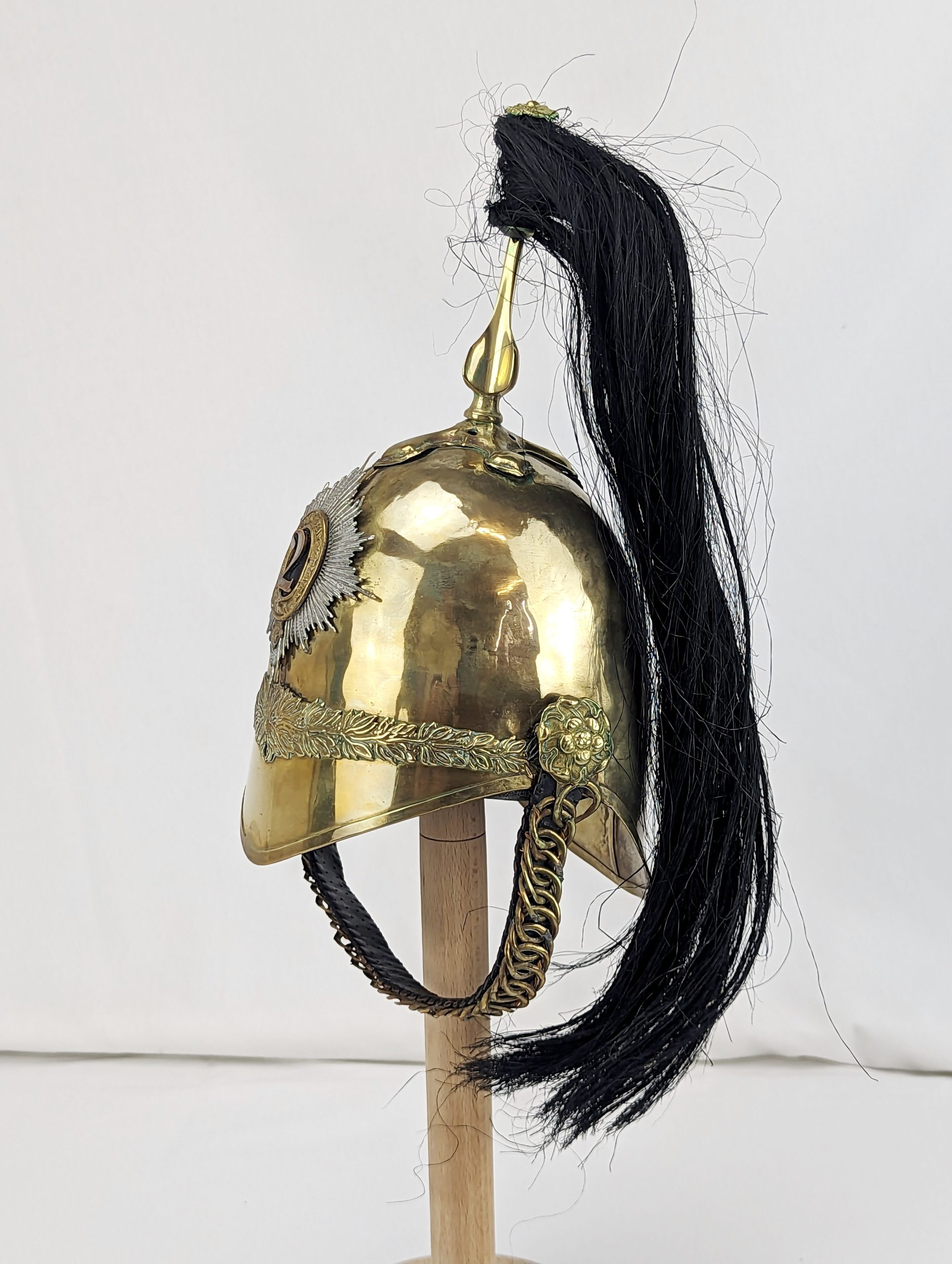 Victorian Display Model of 2nd Dragoon Guards Gilt Albert Helmet - Image 6